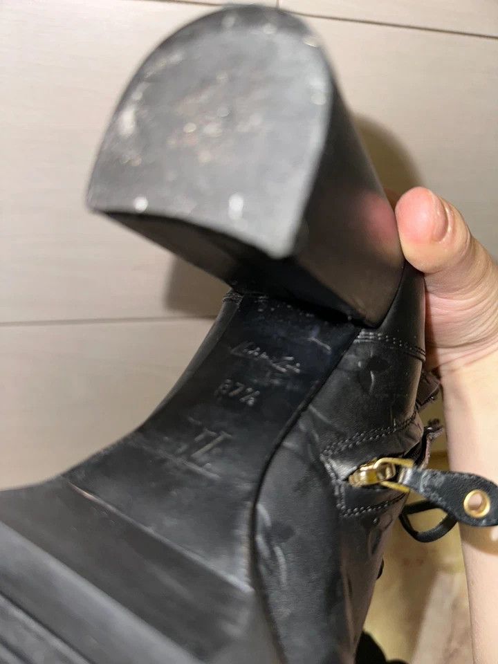 Louis Vuitton Louis Vuitton Star Trail Ankle Boot Black Size 37.5 Size US 7.5 / IT 37.5 - 17 Thumbnail