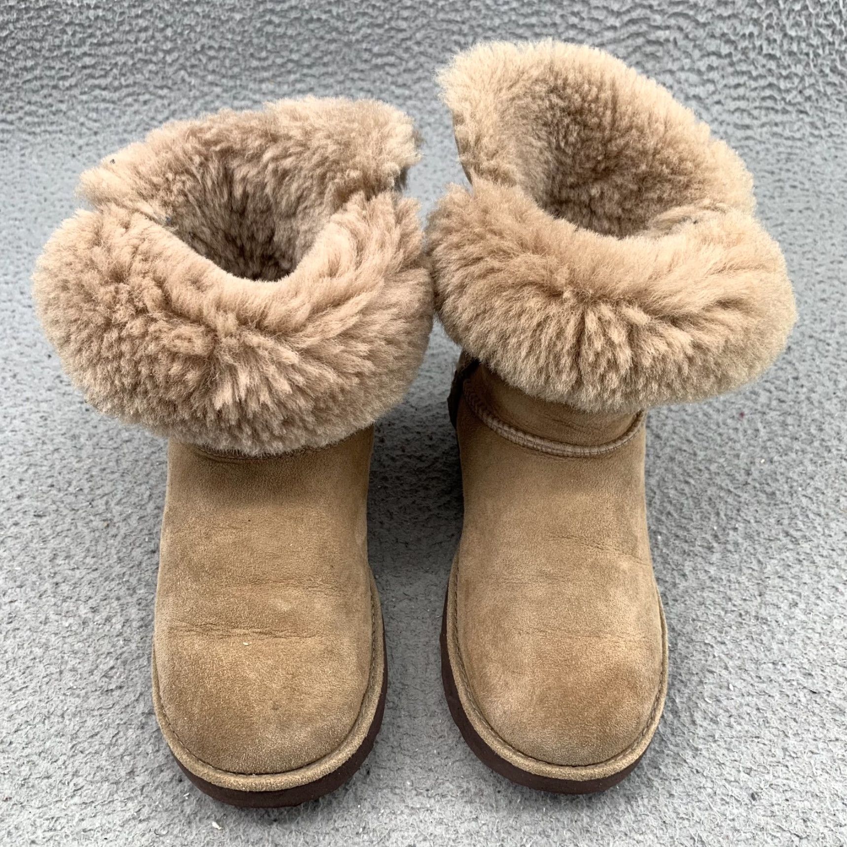 Ugg UGG Boots Women's 5 Beige Ankle Suede Leather Shearling Lined Winter Chic Size US 5 / IT 35 - 3 Thumbnail