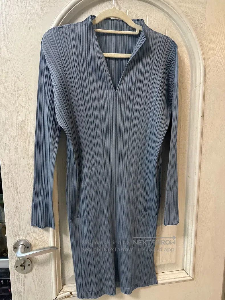 Issey Miyake Issey Miyake Haze Blue V-Neck Long-Sleeve Top Size L / US 10 / IT 46 - 1 Thumbnail