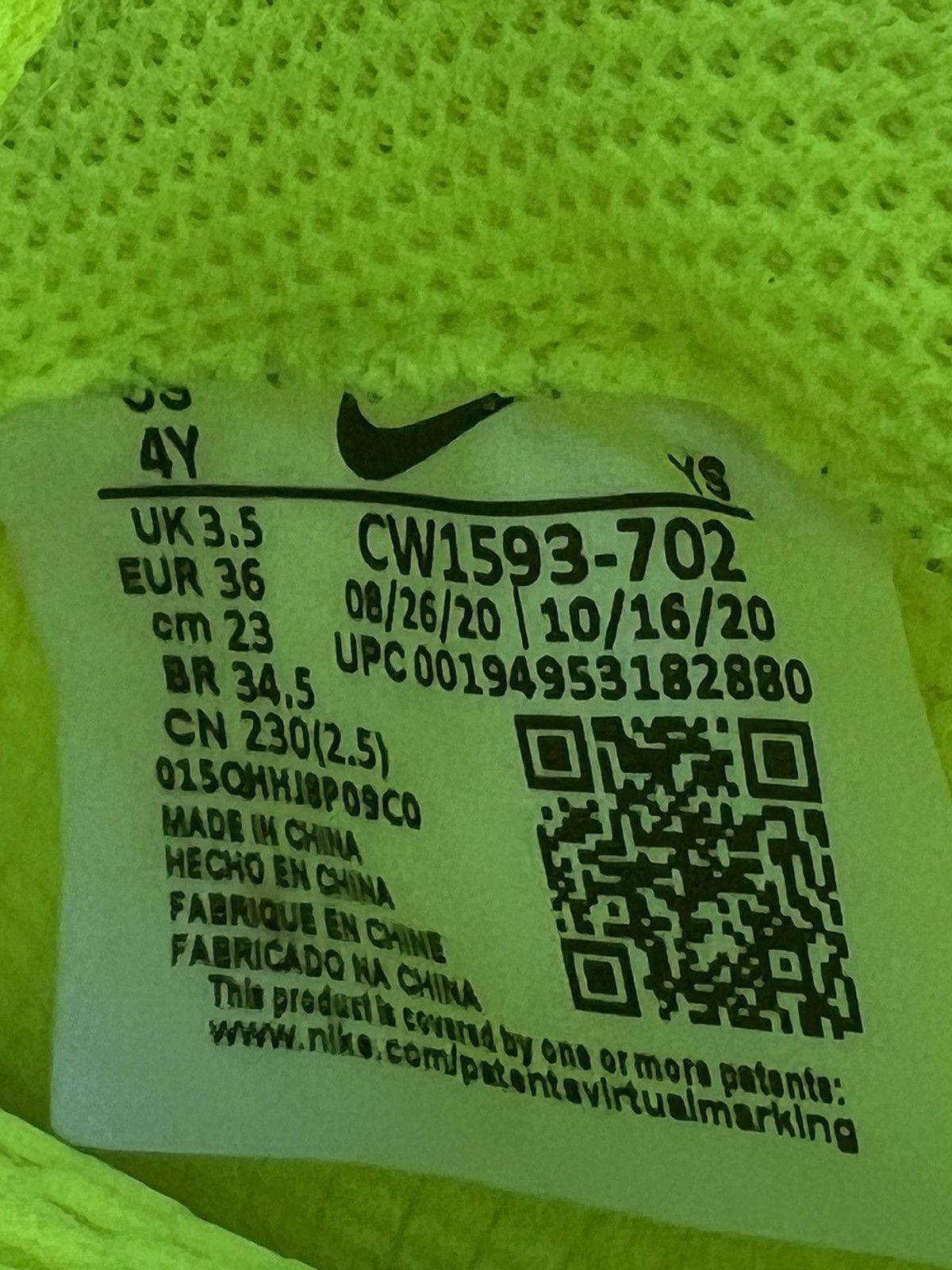 Nike CLEAN Nike Air Foamposite Volt 2021 size 5.5 Womens Shoes Size US 5.5 / IT 35.5 - 9 Thumbnail