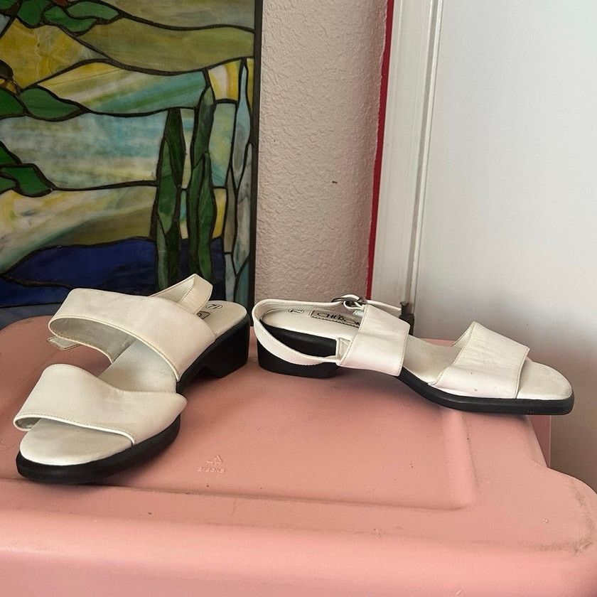 Cherokee cherokee white black flat sandals shoes Size US 7.5 / IT 37.5 - 2 Thumbnail