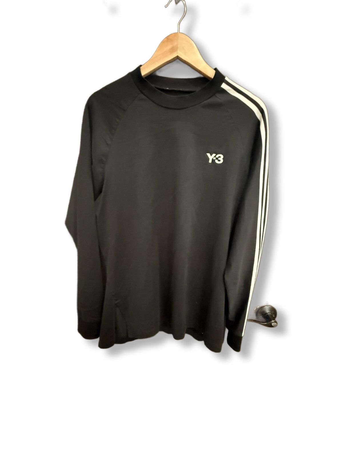 【送料&関税込】Y-3 Black Recycled Polyester Sweater With Em Y-3 Black Recycled Polyester Sweater With Embroidered Logo