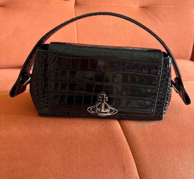 Vivienne Westwood Vivienne Westwood size os Hazel crocodile pattern medium sh Size ONE SIZE - 1 Thumbnail