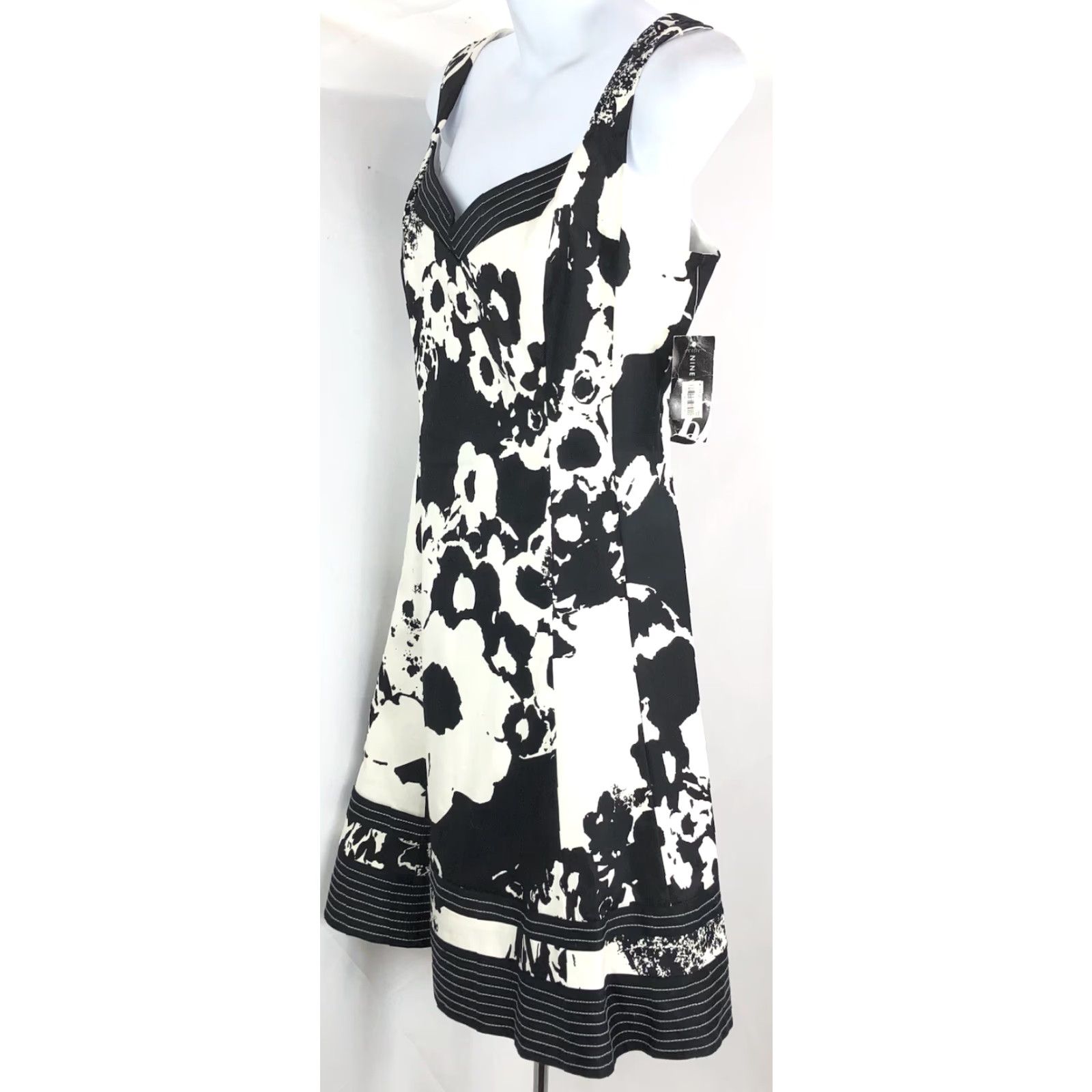 Nine West VINTAGE Nine West Women's Dress Sleeveless A-Line Sheath  Party/Cocktail 14P Black Ivory Geometric 90s Women's | Grailed