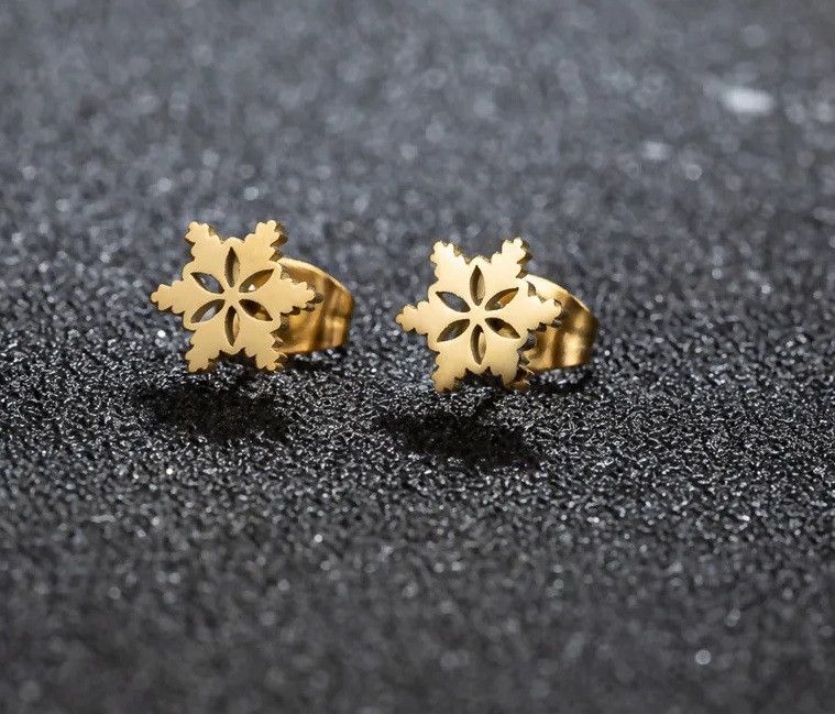 Jewelry Snowflake Mini Stud Earrings Charm Earring Gift Size ONE SIZE - 1 Thumbnail