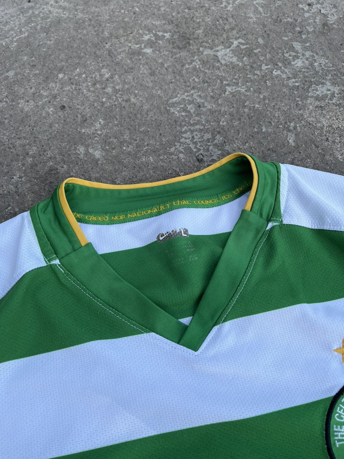 Nike 🍀NIKE VINTAGE CELTIC 2008-10 SOCCER FOOTBALL STRIPED JERSEY Size US L / EU 52-54 / 3 - 7 Thumbnail