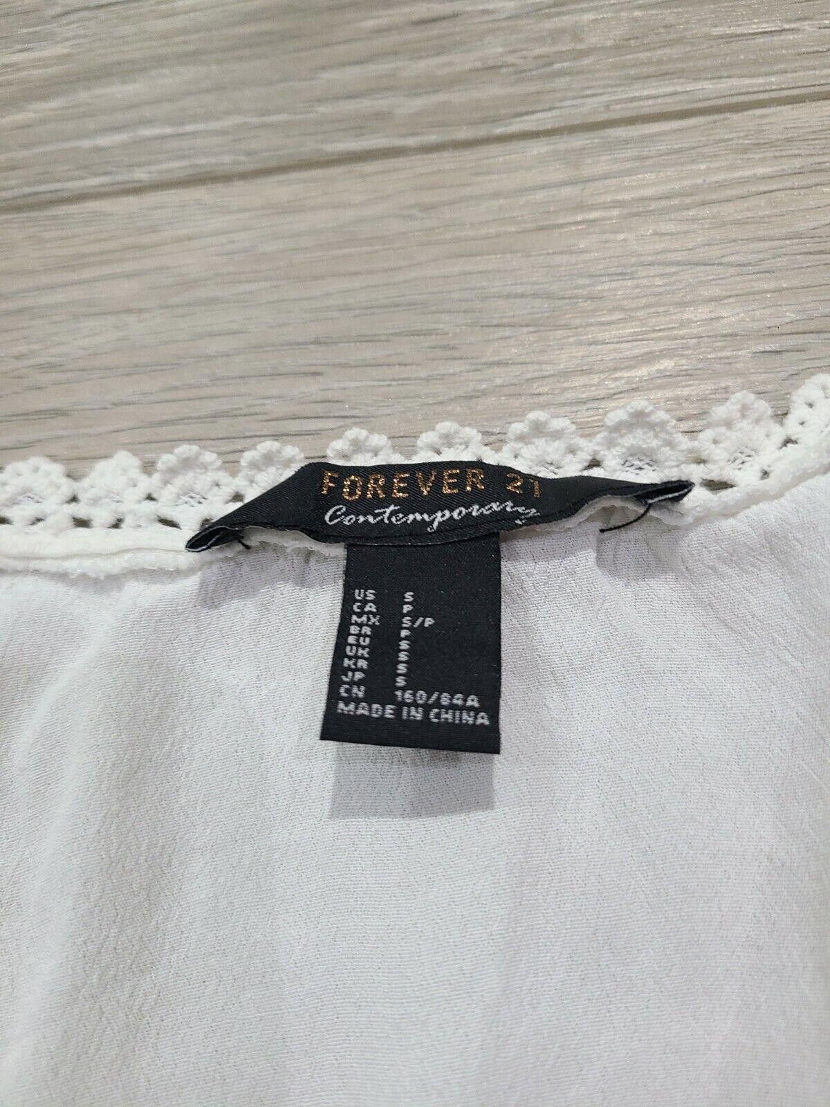 Forever 21 Forever 21 Crop Top Lot 3 White Tanks Small Size S / US 4 / IT 40 - 2 Thumbnail