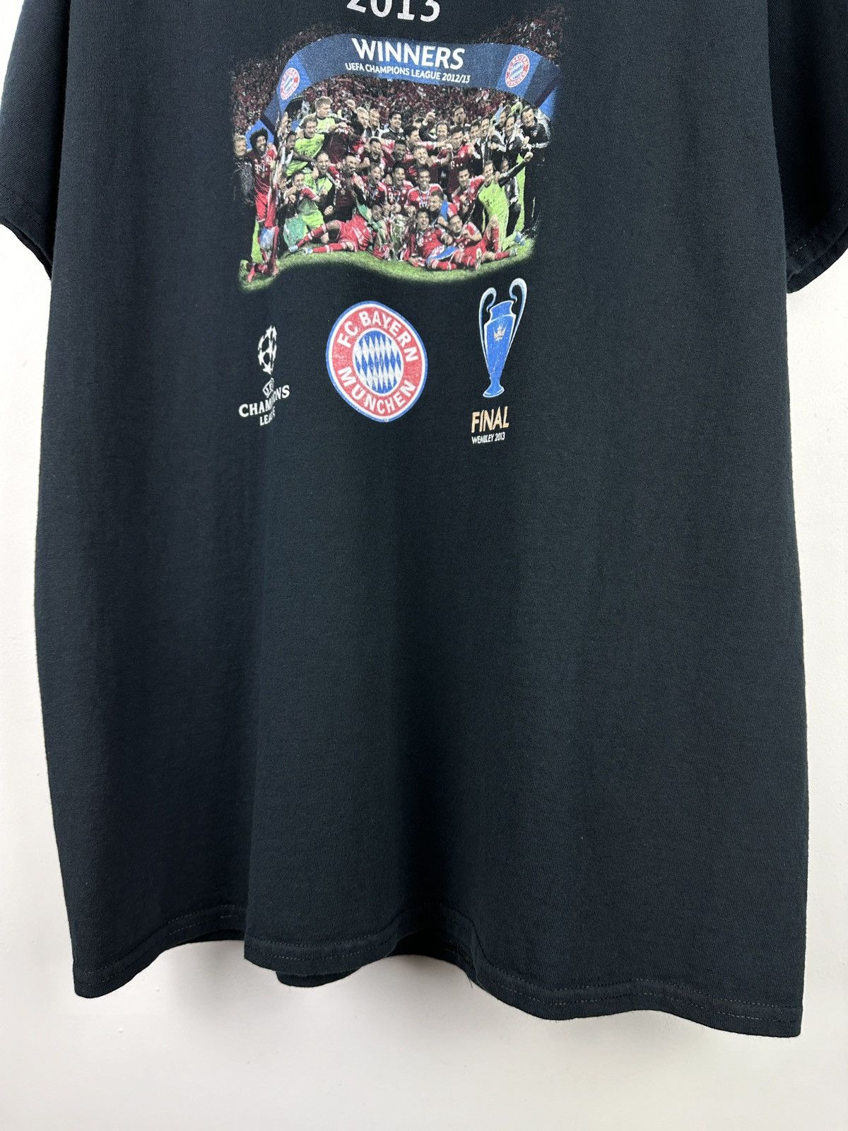 UEFA × Vintage UEFA Champion League Final Wembley 2013 Bayern Munich Shirt Size US L / EU 52-54 / 3 - 7 Thumbnail