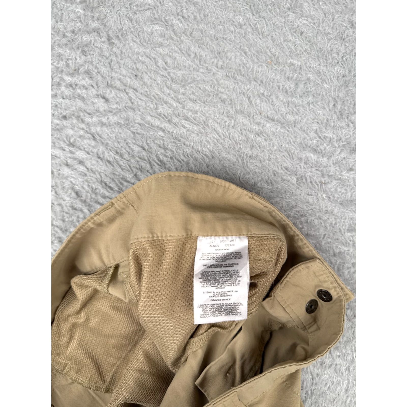 Vintage Columbia Pants Womens Beige Nylon Capri 34x18 Regular Stretch 10 Casual Capris, Travel, Workwear Womens, 18in Inseam, Flat Front, Machine Washable Size 32" / US 10 / IT 46 - 7 Thumbnail