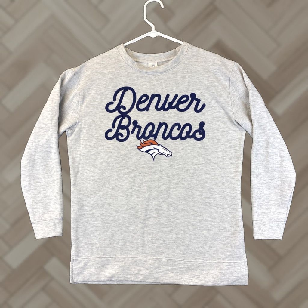 Vintage Women's Long Sleeve Sweatshirt T-Shirt Tops Broncos Casual M Pullover /68-13 Size M / US 6-8 / IT 42-44 - 1 Thumbnail