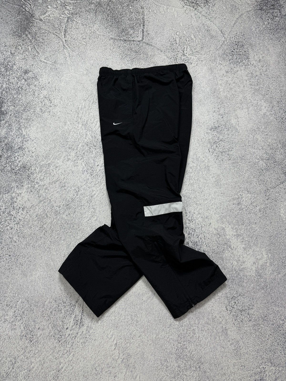 Nike OOs Nike Vintage Nylon Baggy Swoosh Parachute Track Pants Size US 34 / EU 50 - 9 Thumbnail