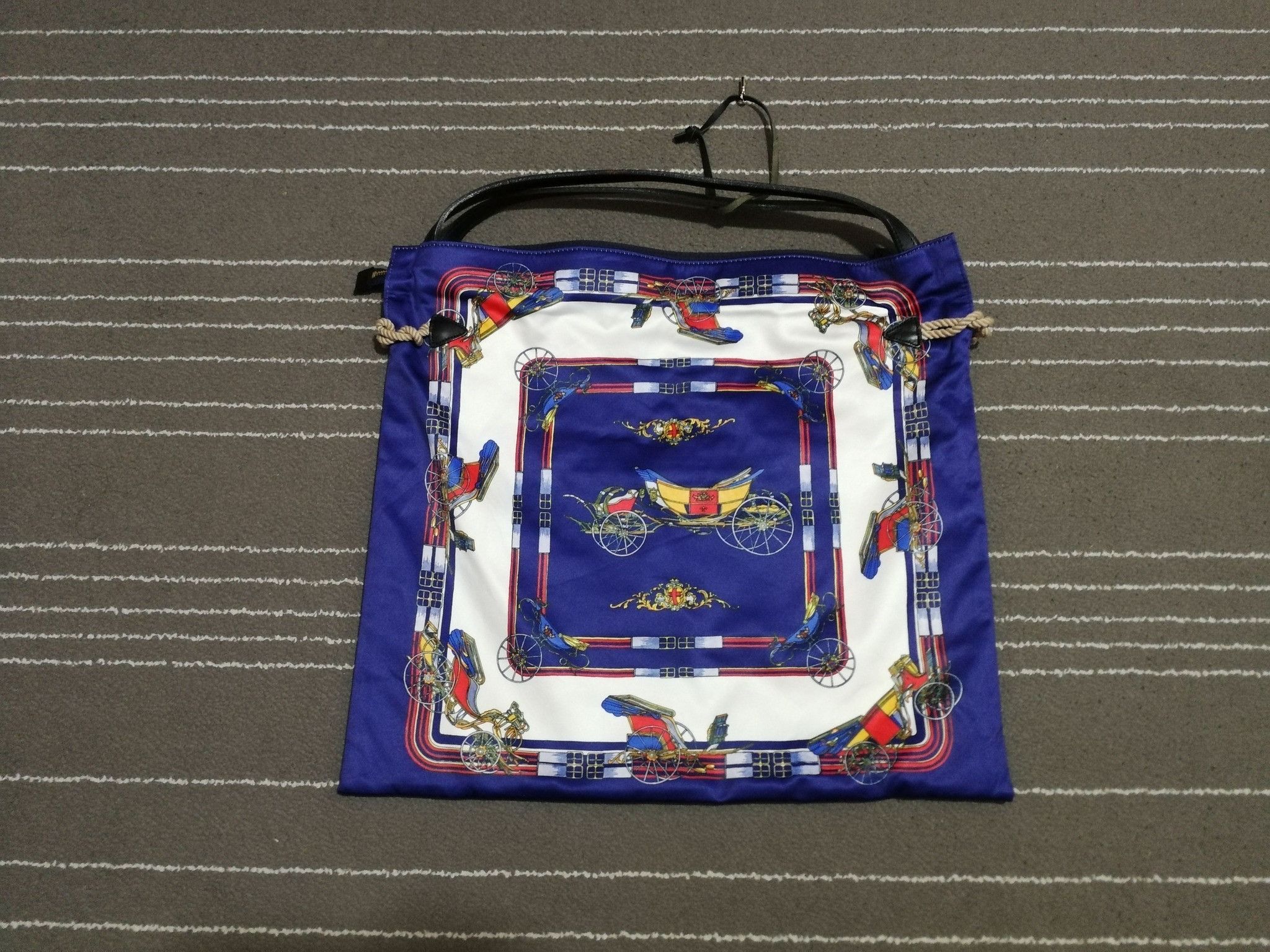 Japanese Brand Topkapi Treasure 2023 Mild Satin Scarf Pattern tote bag 1864 Size ONE SIZE - 10 Thumbnail