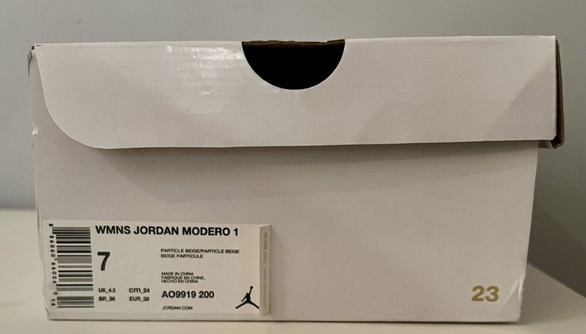 Jordan Brand × Nike Authentic WMNS Jordan Modero 1 slides sandals particle beige Size US 7 / IT 37 - 8 Thumbnail