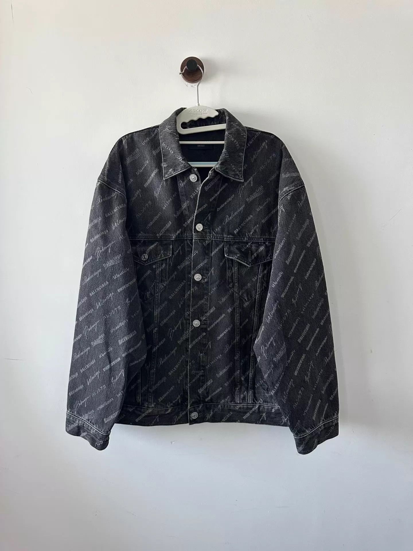 Balenciaga Balenciaga Allover Print Denim Jacket XS Unworn Size XS / US 0-2 / IT 36-38 - 1 Thumbnail