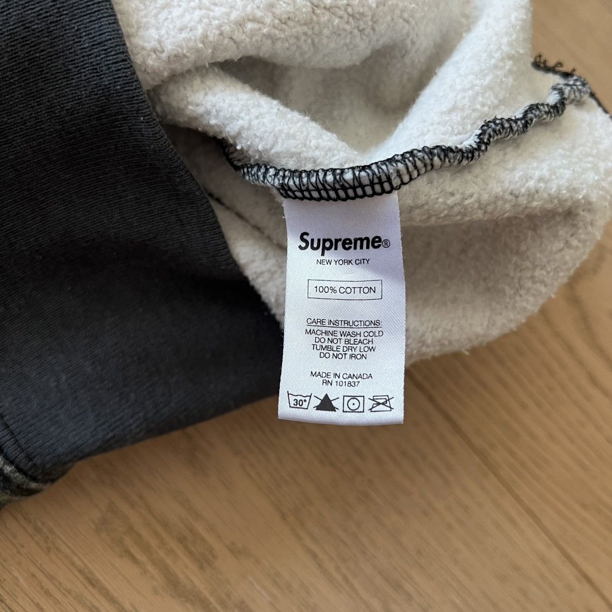 Supreme Supreme X Scarface FW2017 ”The World Is Yours” Hoodie Rare Size US M / EU 48-50 / 2 - 11 Thumbnail