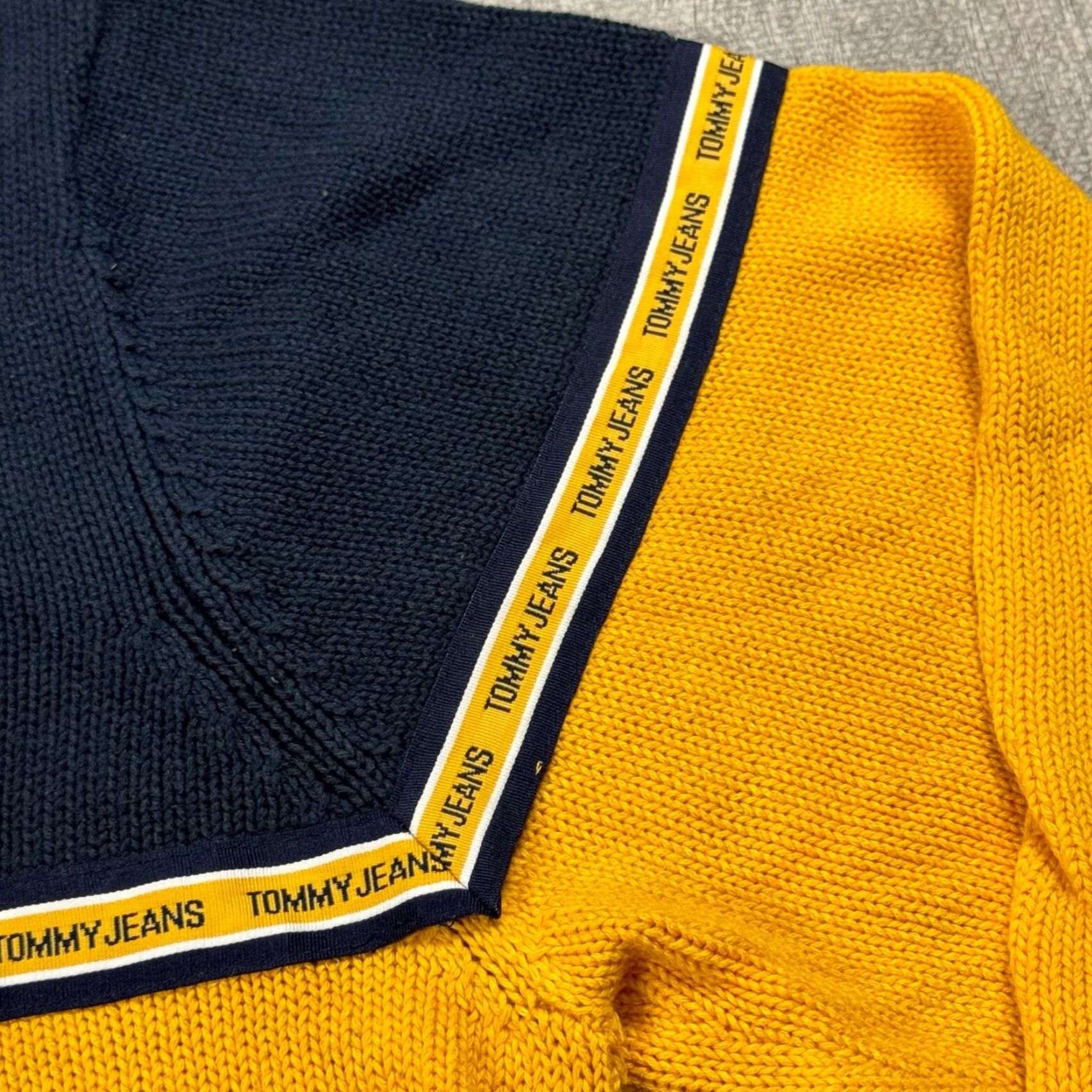 Tommy Hilfiger 90S TOMMY HILFIGER JEANS BAGGY MENS LOGO KNIT SWEATER COTTON SZ 2XL HIP HOP YELLOW Size US XXL / EU 58 / 5 - 5 Thumbnail