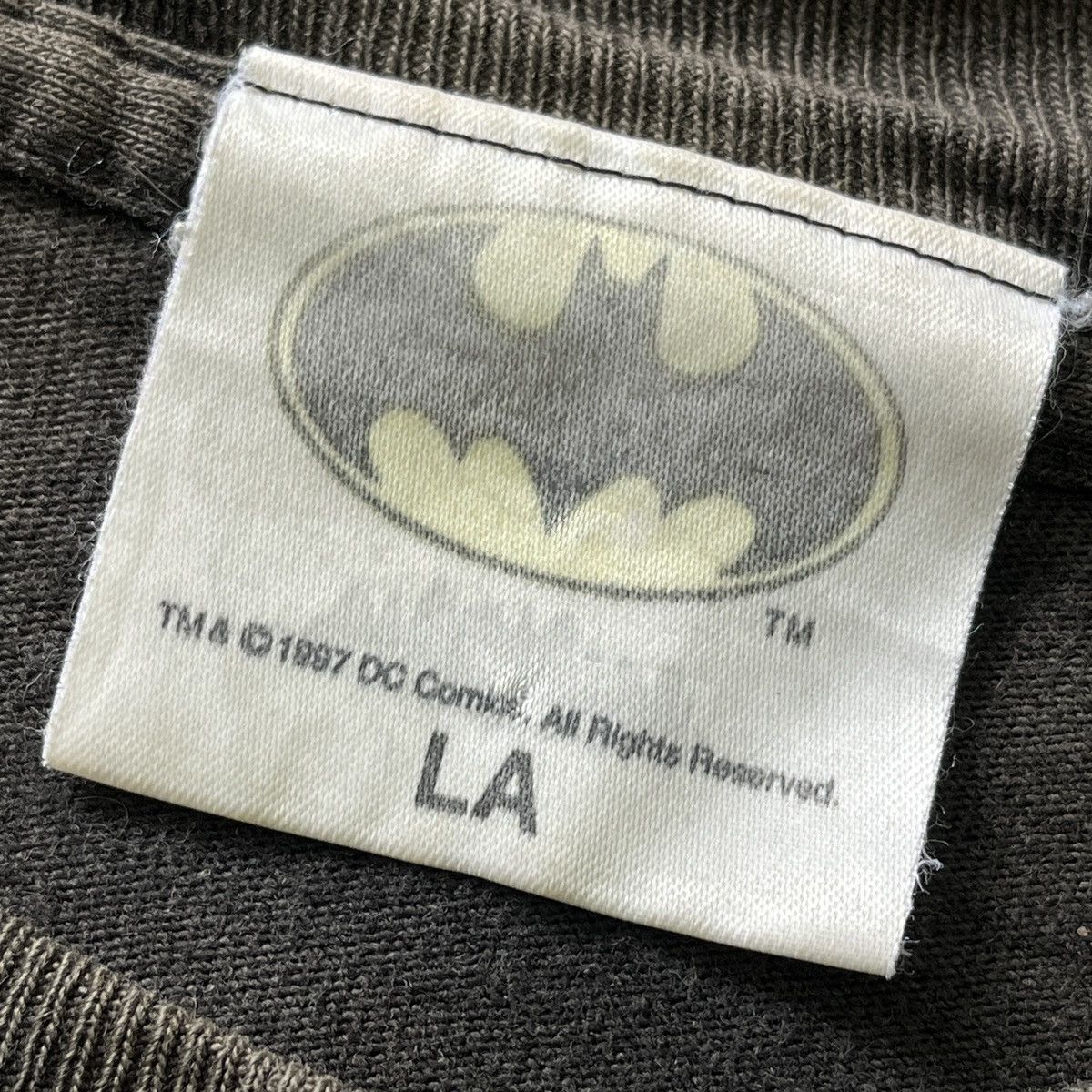 DC Comics × Vintage Faded Black Vintage Batman Single Stitch TShirt 1997 Size US L / EU 52-54 / 3 - 15 Thumbnail