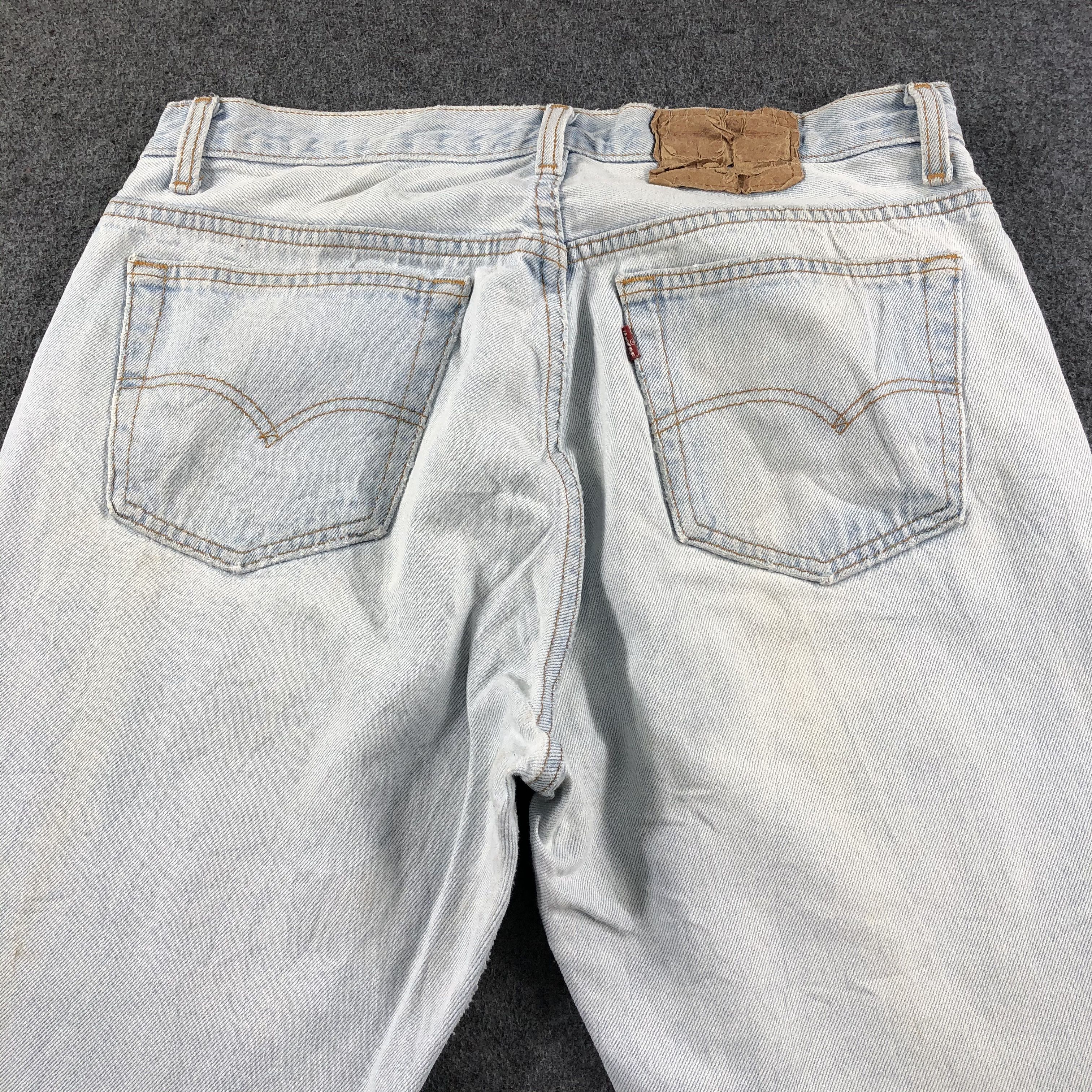 Levi's 90s Vintage Light Wash Levis 501 Jeans-J2621 Size US 32 / EU 48 - 4 Thumbnail