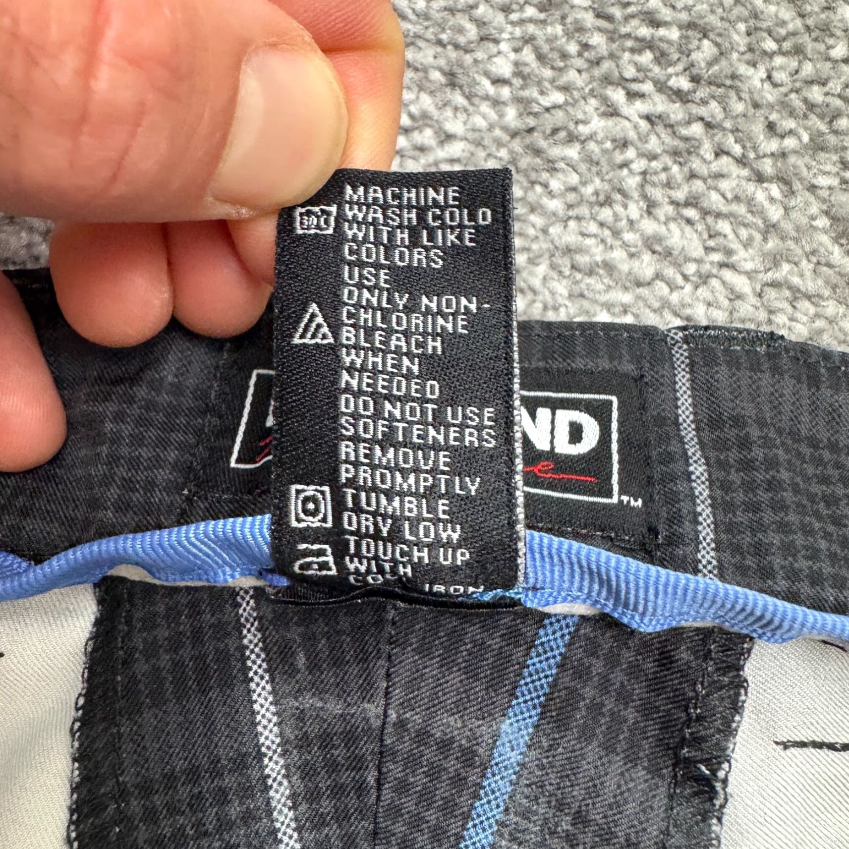 Vintage Kirkland Signature Performance Shorts Mens 44 Black Blue Plaid Outdoor Chino Casual Mens 44 Plaid Outdoor Size US 44 / EU 60 - 5 Thumbnail