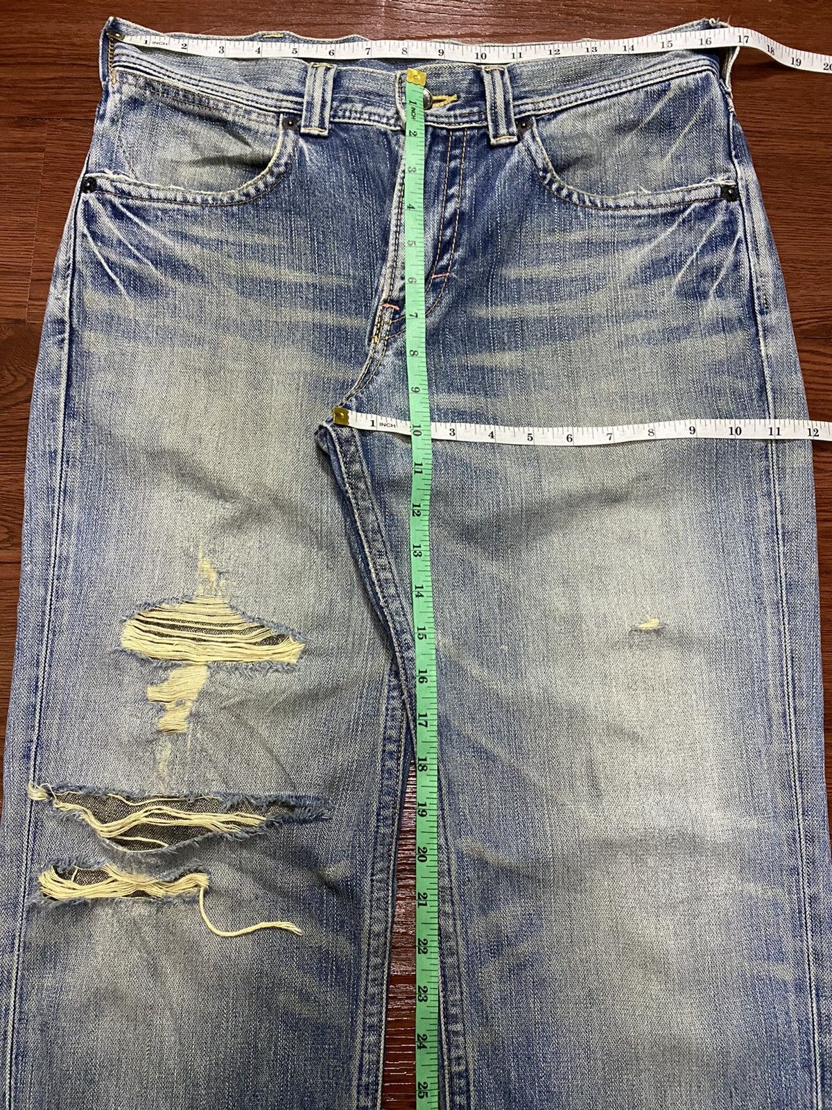 Japanese Brand Vintage Wrangler Faded Wash Distressed Loose Jeans Size US 33 - 13 Thumbnail