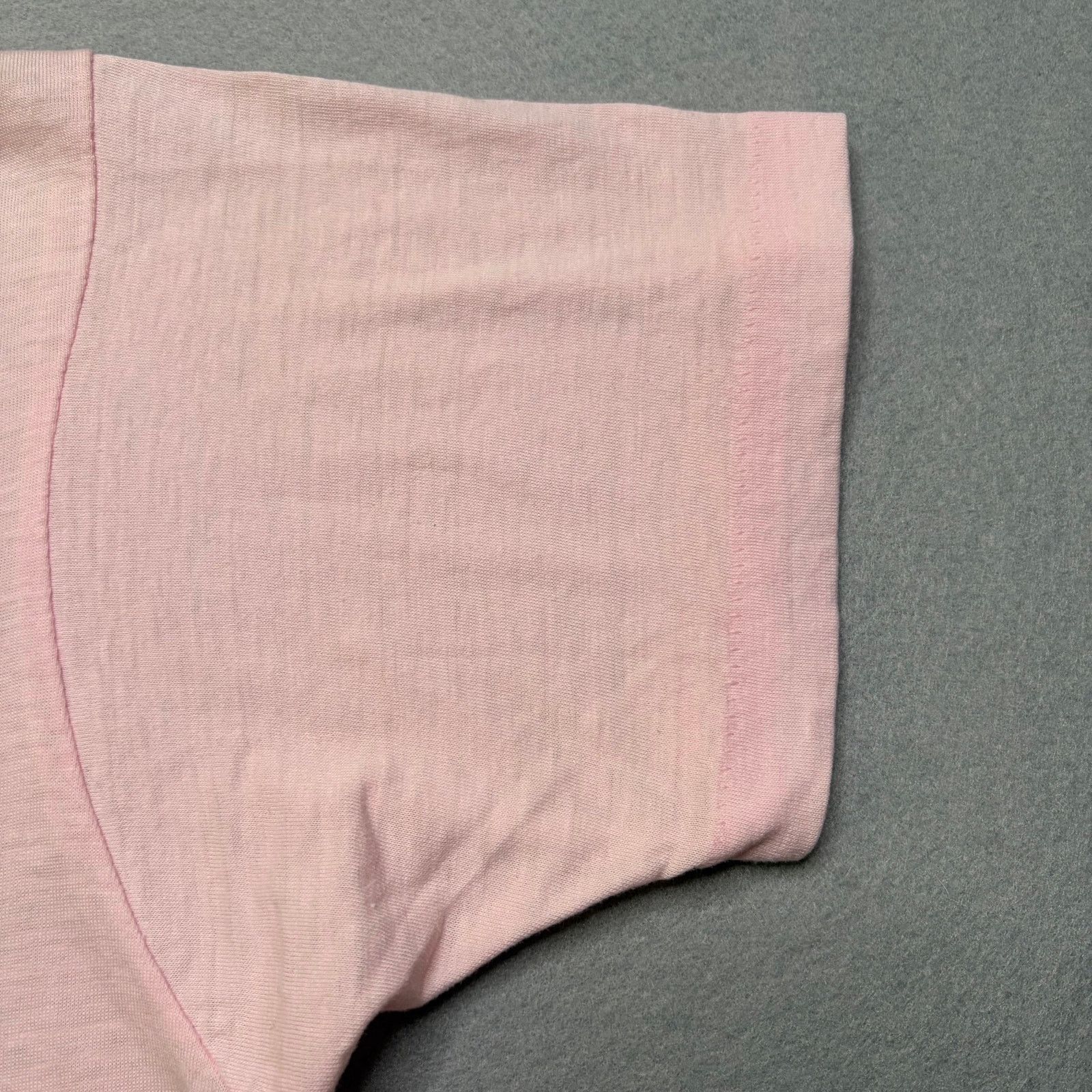 Vintage Vintage 80s Pink All Over Patch Graphic T-Shirt Small USA Size US S / EU 44-46 / 1 - 3 Thumbnail