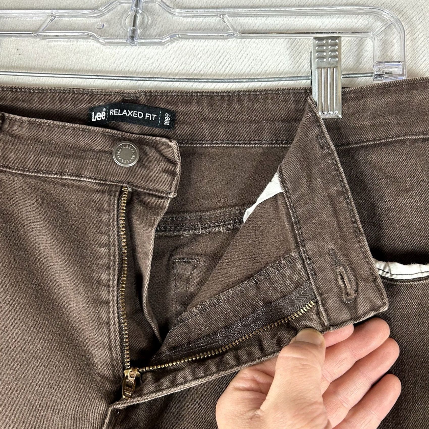 Lee Lee 1889 Relaxed Fit Chino Pants Womens 8 Petite Brown Mid Rise Casual Workwear Pants Size 30" / US 8 / IT 44 - 4 Thumbnail