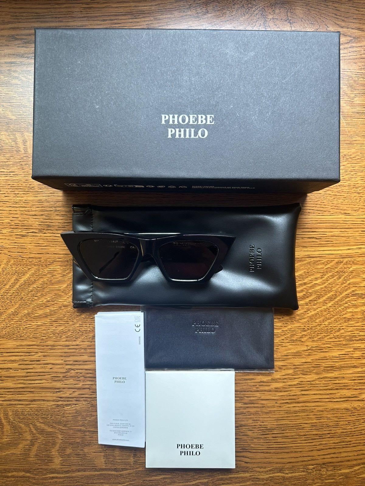 海外希少【PHOEBE PHILO】ピークサングラス ブラック PHOEBE PHILO Peak Sunglasses - Black | Garmentory