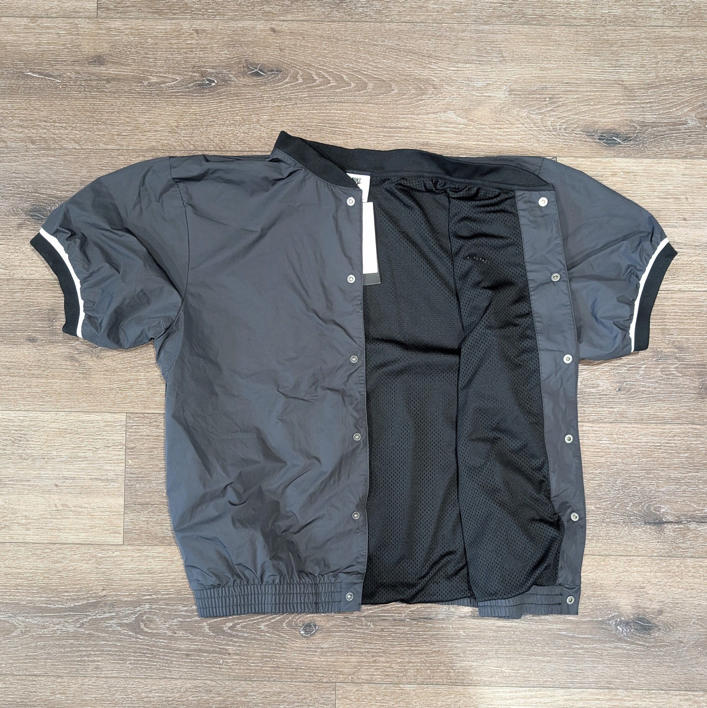 Nike NWT Nike short sleeve basketball warm-up shirt - SIZE S Size US S / EU 44-46 / 1 - 2 Thumbnail