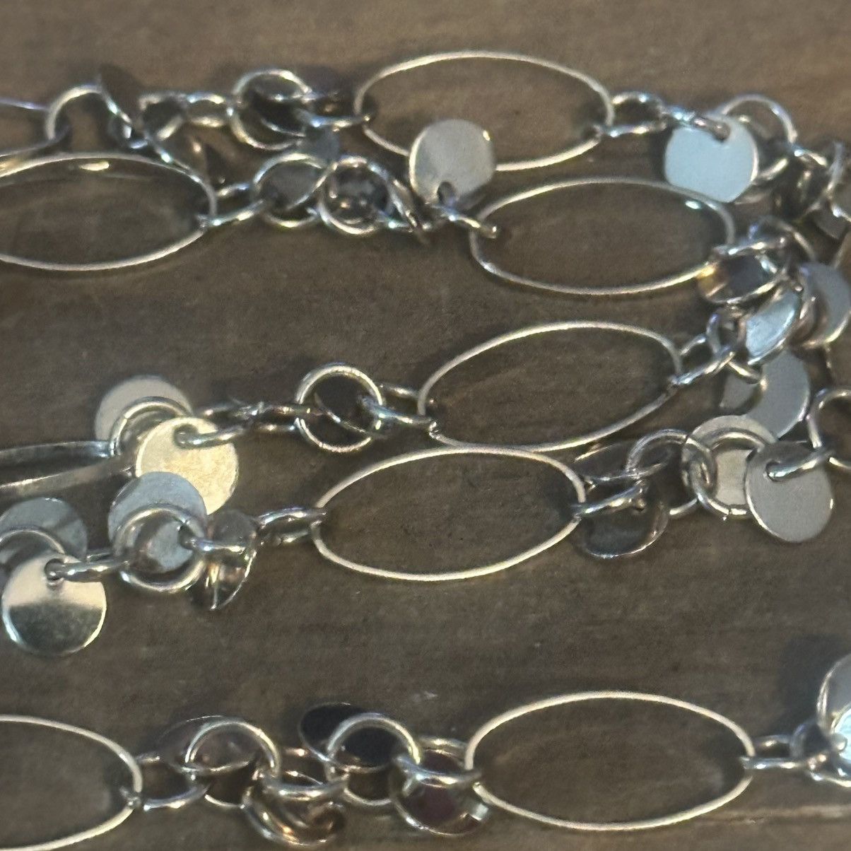 Other Long gold tone oval links and dangles necklace Size ONE SIZE - 4 Thumbnail