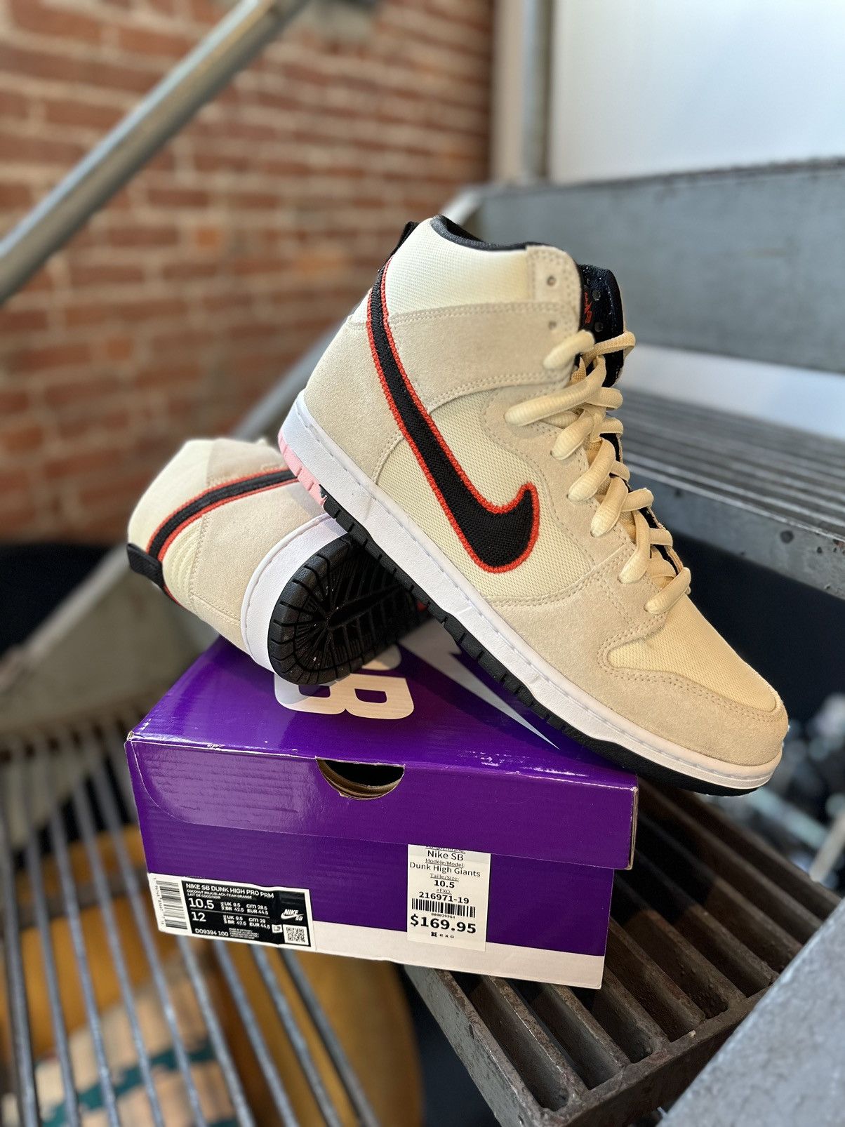 image of Nike Sb Dunk High Pro Prm Size 10.5 Shoes in Cream, Men's