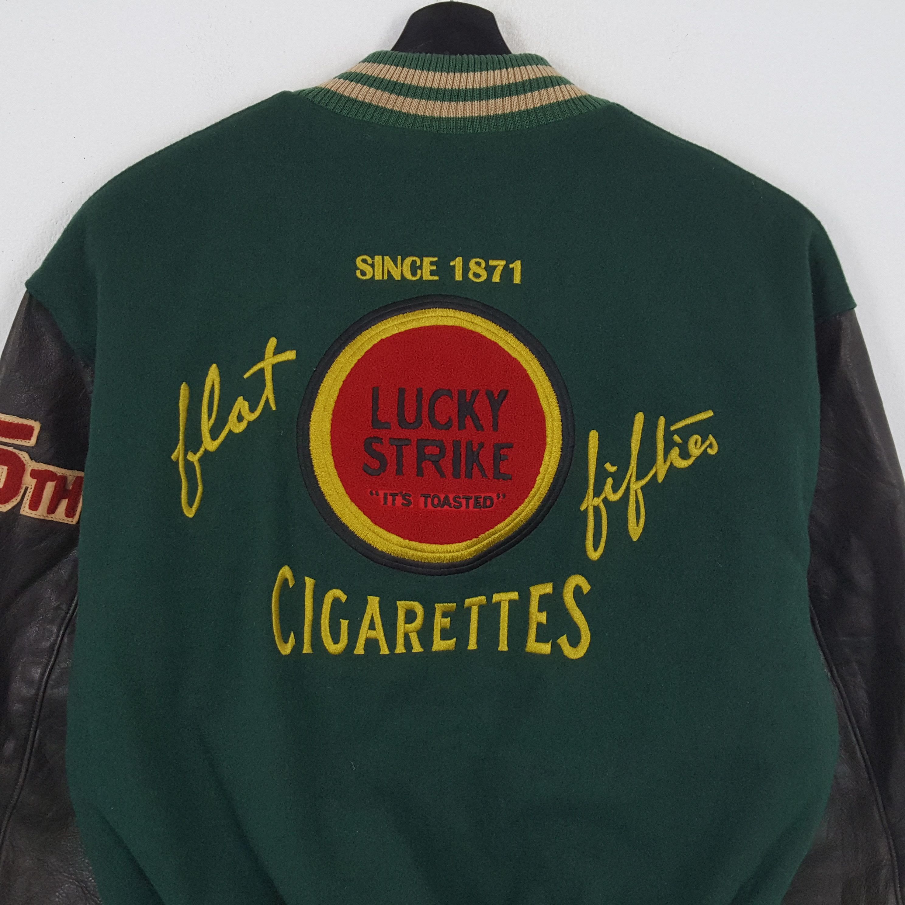 Vintage LUCKY STRIKE CIGARETTES Varsity Jacket Winter Style Size US XL / EU 56 / 4 - 2 Thumbnail