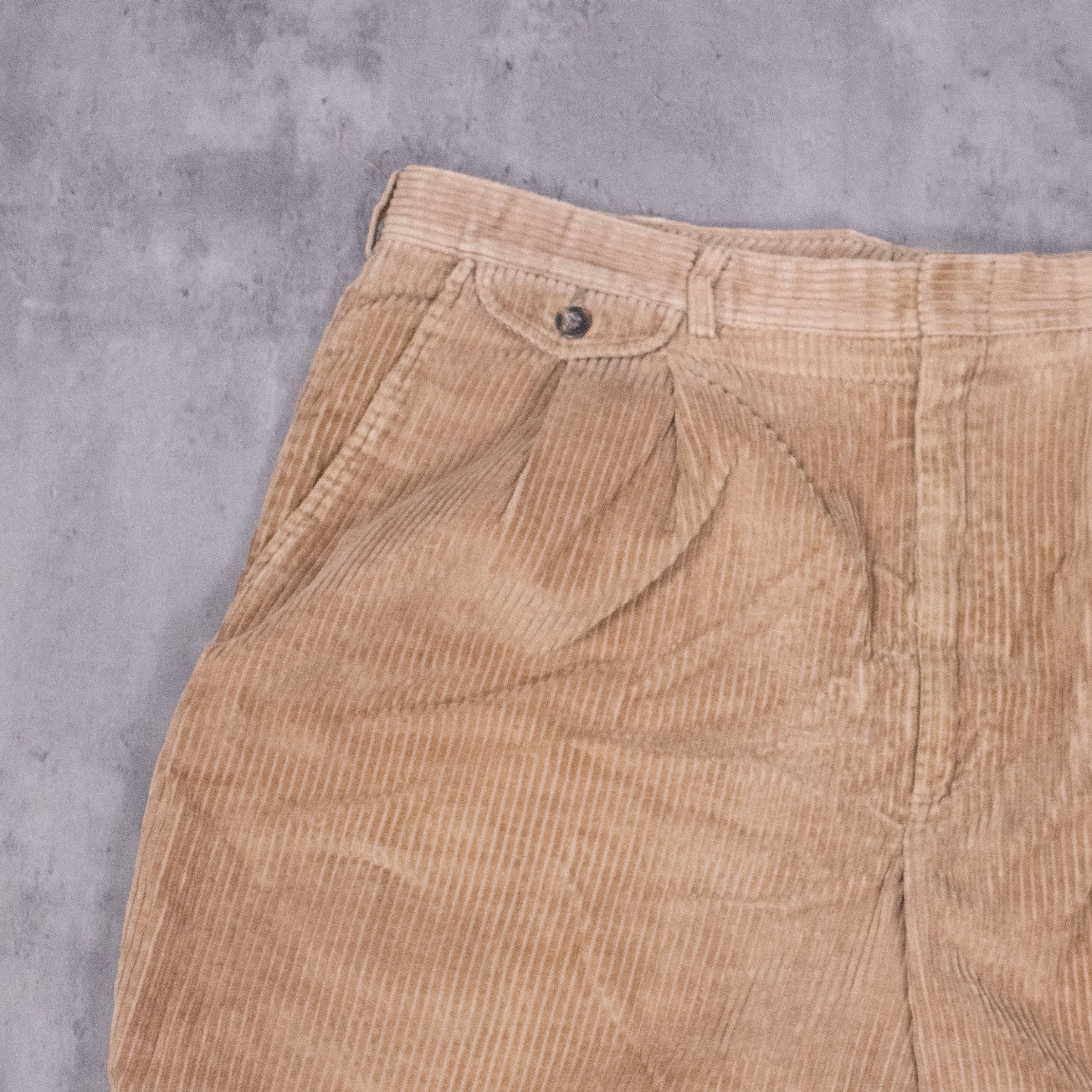 Vintage Vintage 1980’s Baggy Relax Fit Wide Legged Courodry Shorts Size US 38 / EU 54 - 7 Thumbnail