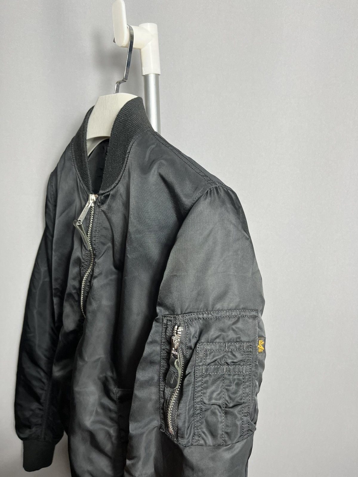 Alpha Industries alpha industries bomber jacket ma-1 flight pilot black nylon Size L / US 10 / IT 46 - 4 Thumbnail