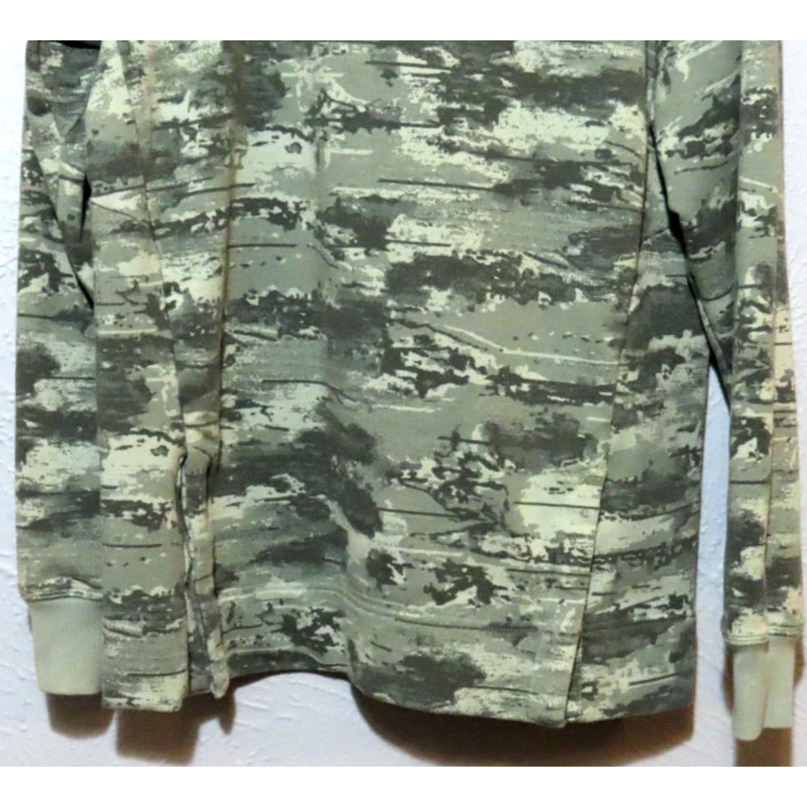 Gymshark Gymshark Hoodie Men Small Green Camo Pullover Multicolor Logo Hooded Pullover Sweatshirt Short Sleeve Not Applicable Size US S / EU 44-46 / 1 - 2 Thumbnail