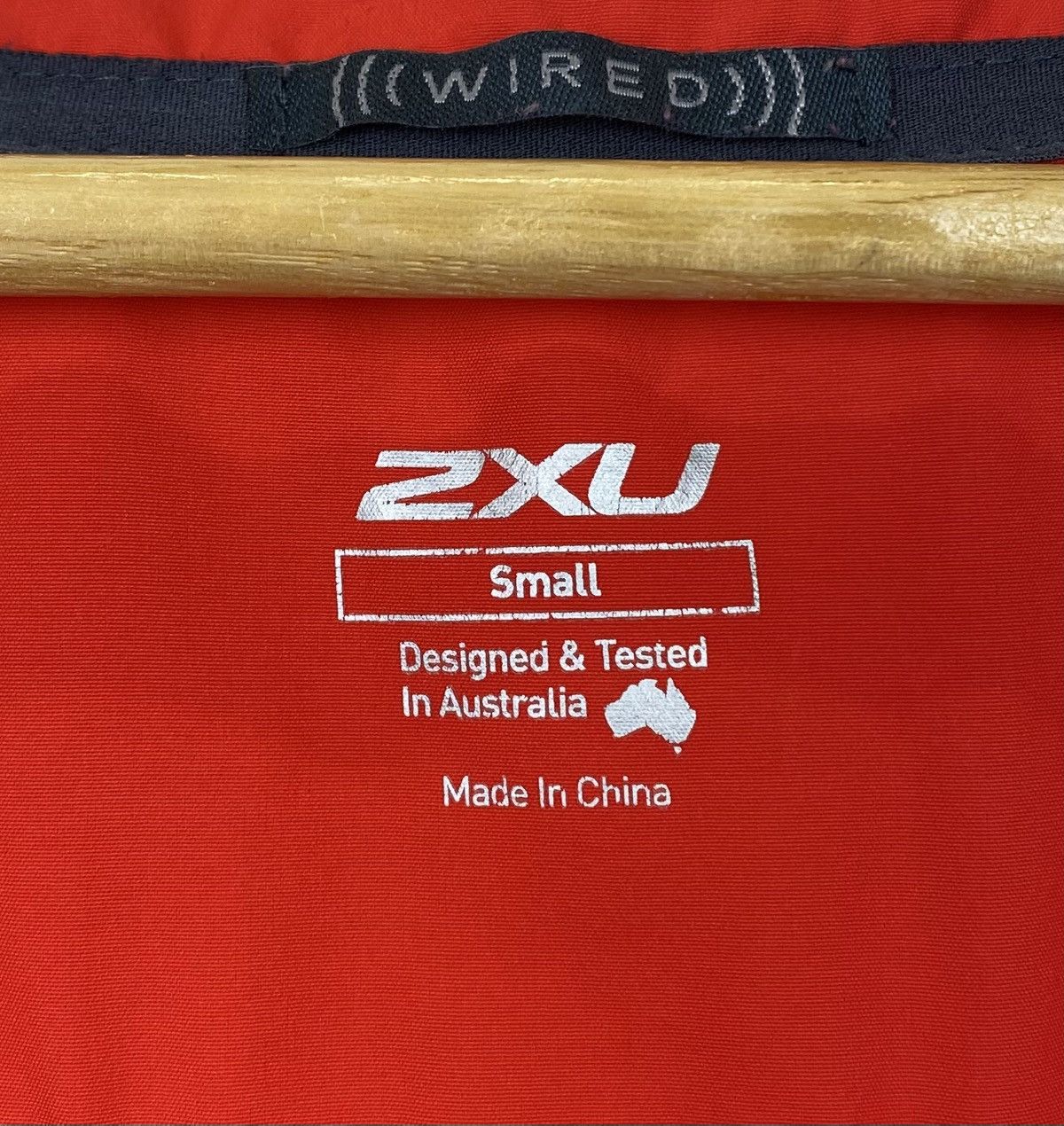 Other 2XU Full Zip Running Light Jacket Mens Size Small Red Sports Size US S / EU 44-46 / 1 - 6 Thumbnail