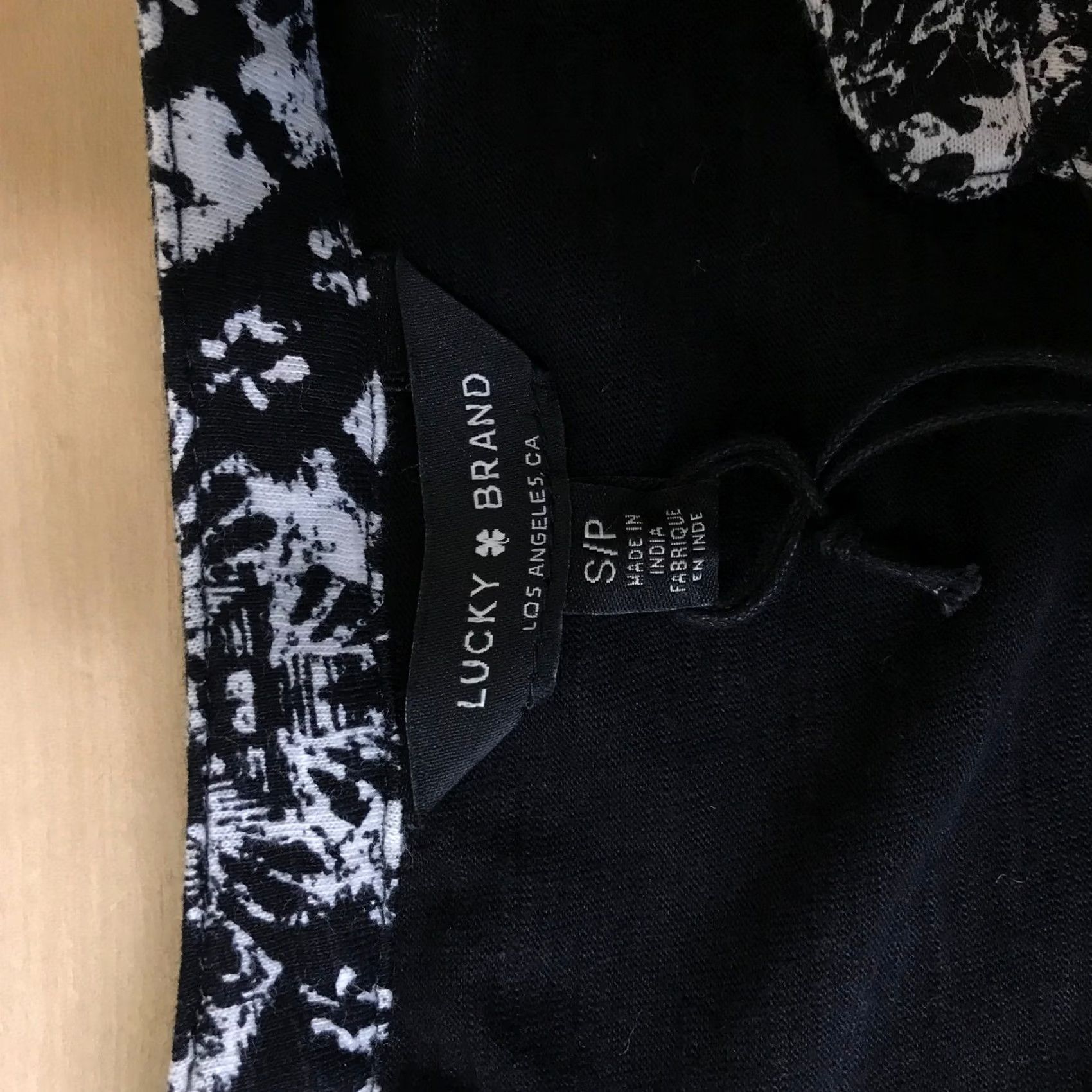 Lucky Brand Lucky Brand Top Womens Small Black White Geometric Diamond Print Split Neck NEW Size S / US 4 / IT 40 - 7 Thumbnail