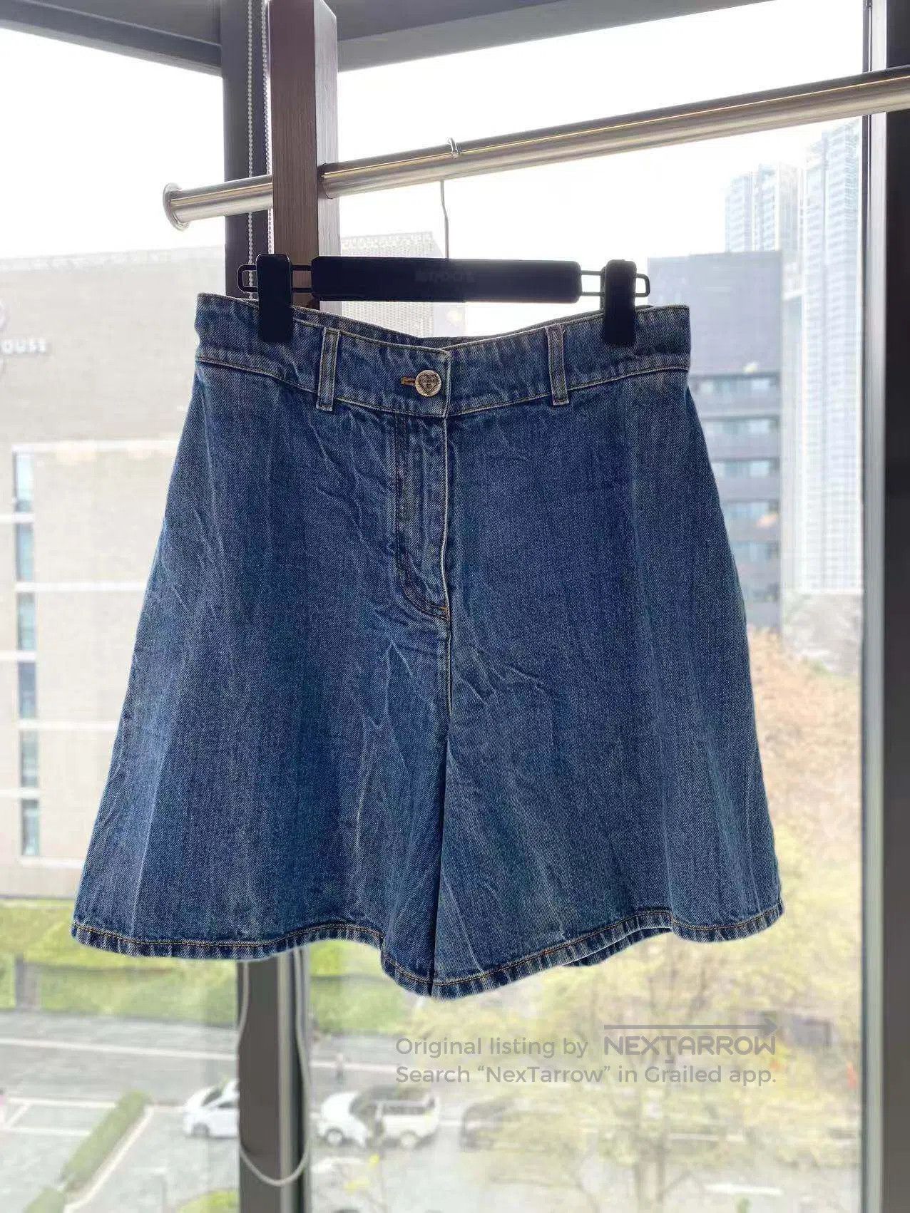 Chanel Chanel Denim shorts| Size 26" / US 2 / IT 38 - 2 Thumbnail