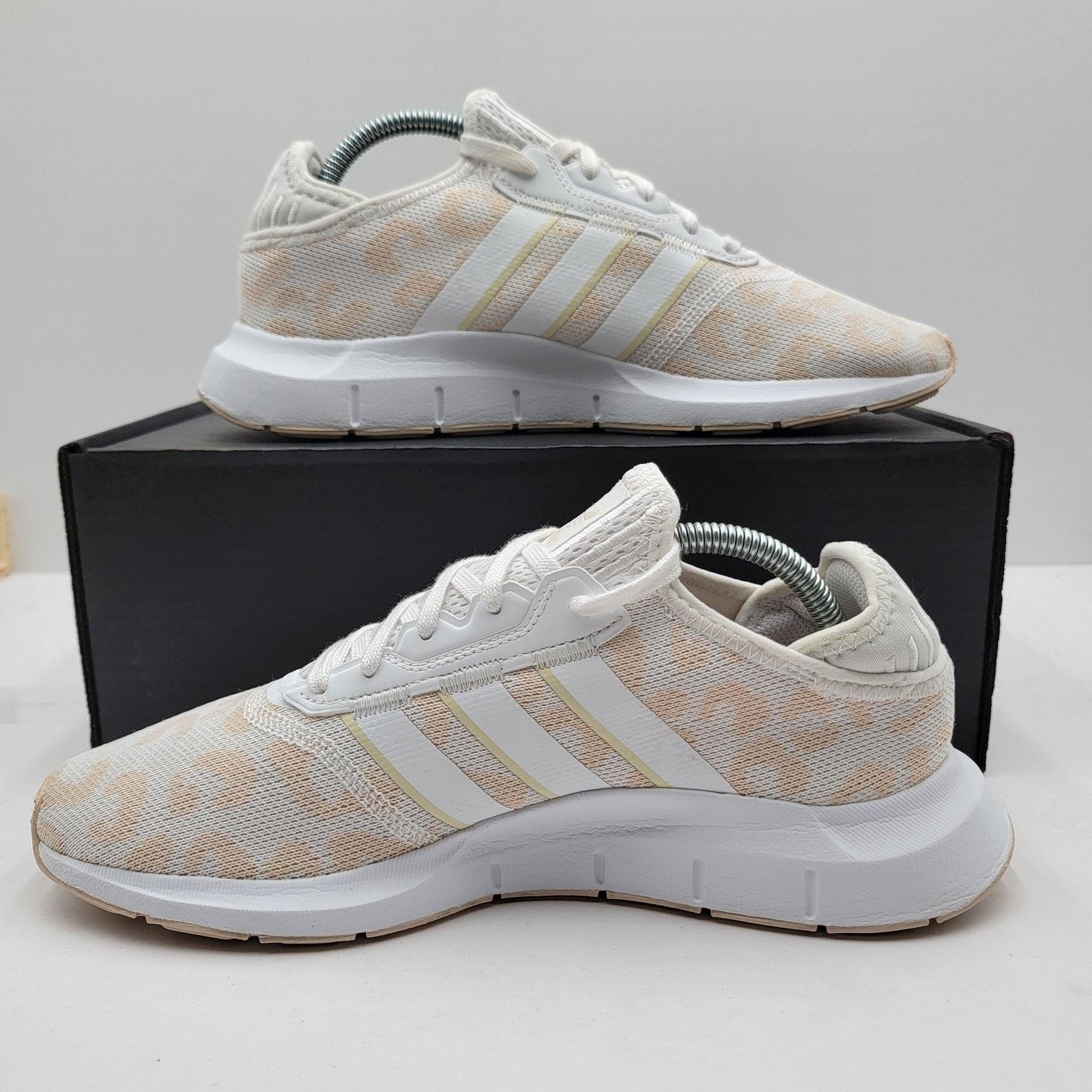 Adidas Adidas Swift Run Shoes Wmns Sz 10 White Beige Leopard Print Size US 10 / IT 40 - 2 Thumbnail