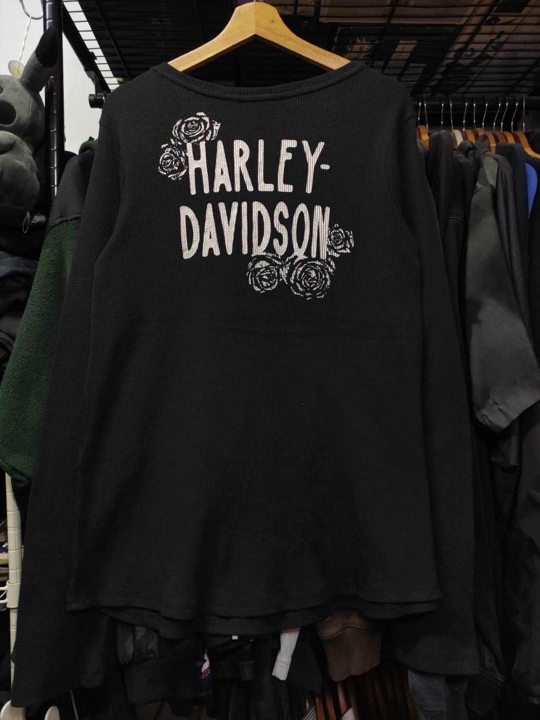 Harley Davidson Harley Davidson Roses Thermal Henley L/S Shirt Size US XL / EU 56 / 4 - 2 Thumbnail