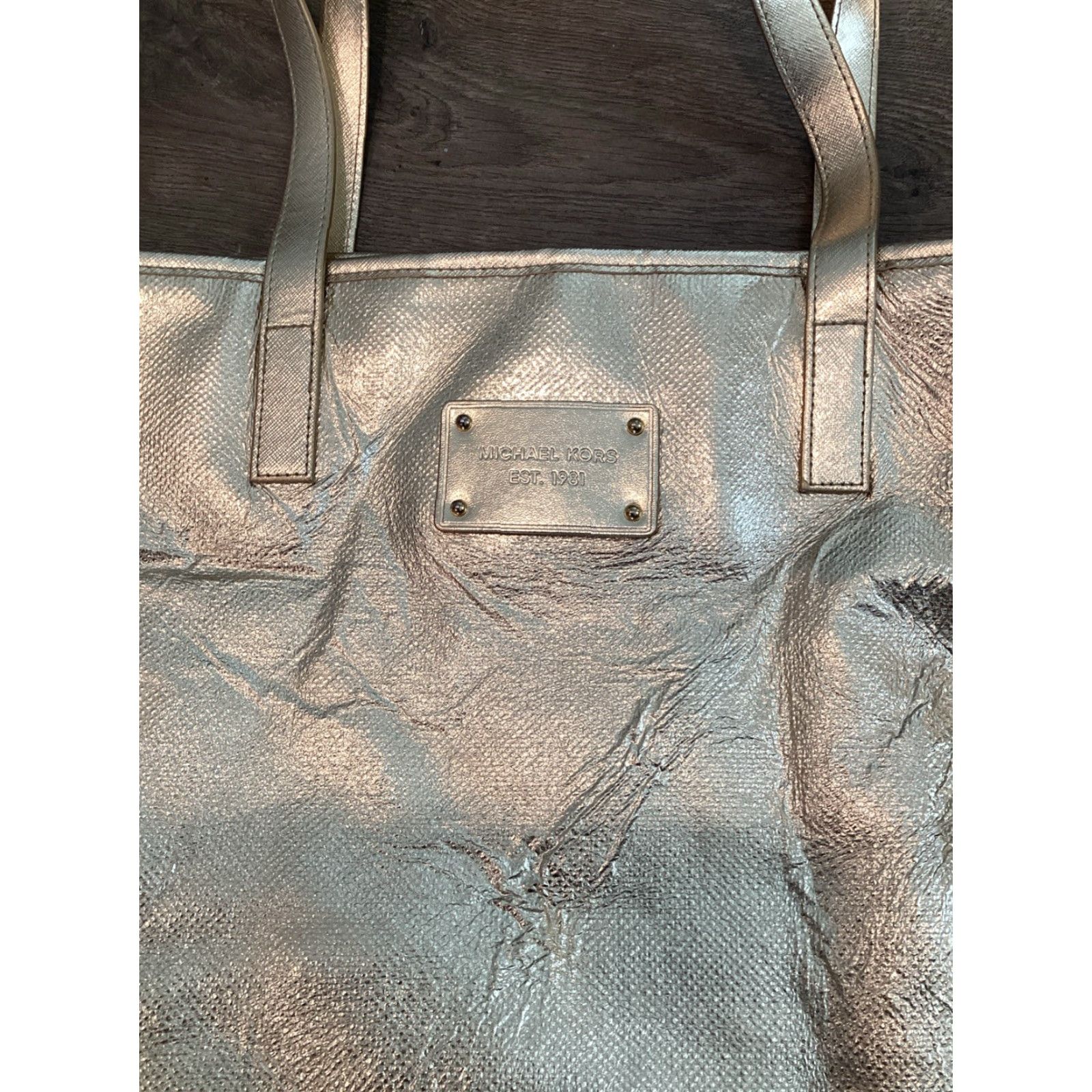 Michael Kors MICHAEL KORS Gold Metallic Tote Handbag Women's OS Casual Travel Faux Leather Size ONE SIZE - 3 Thumbnail