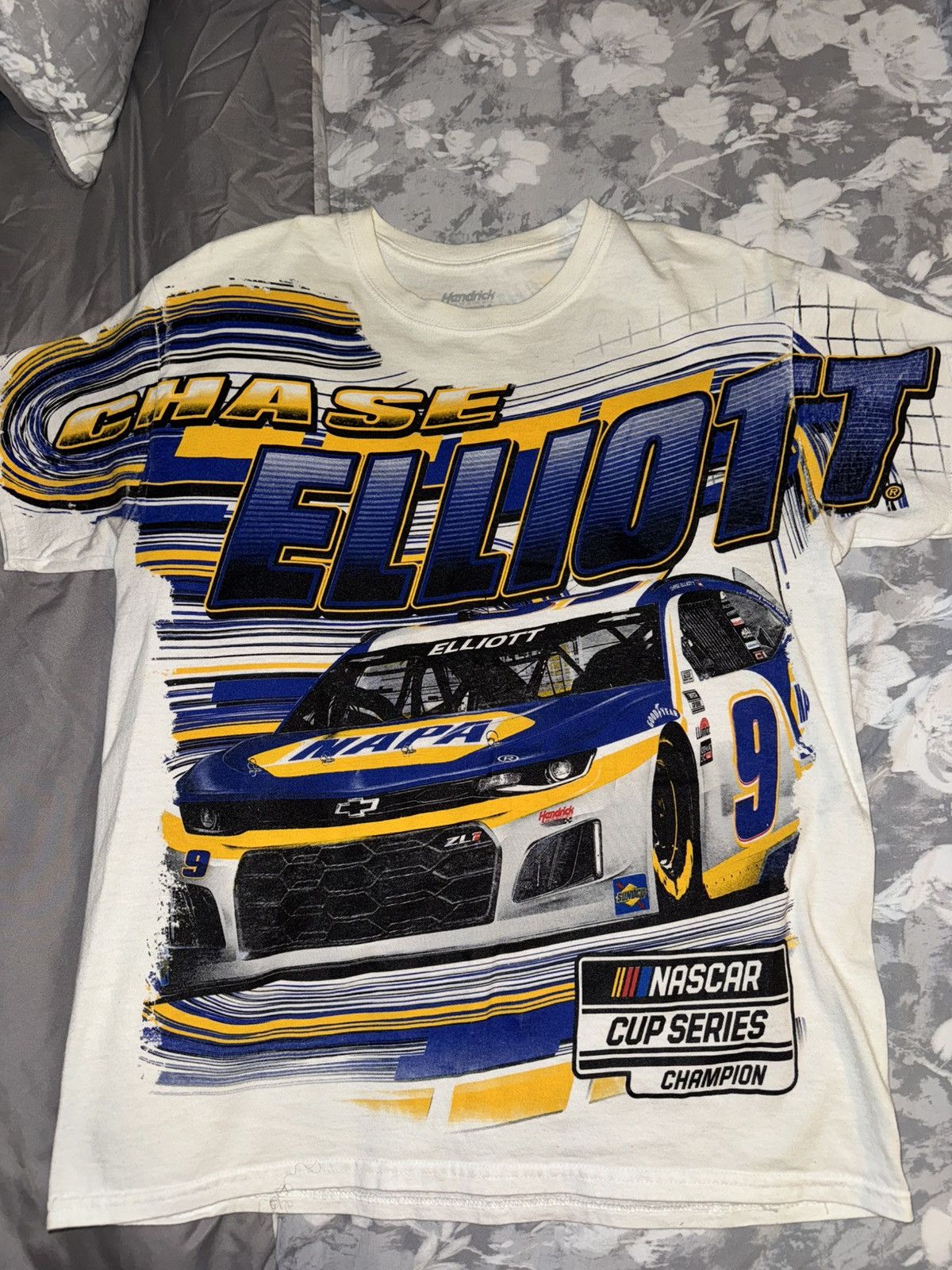 Vintage Chase Elliott Nascar Cup Series Champion T-shirt Size US S / EU 44-46 / 1 - 1 Thumbnail