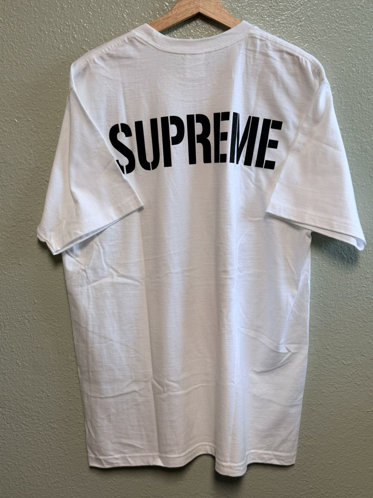 Supreme Supreme World Famous Tee Size US L / EU 52-54 / 3 - 3 Thumbnail