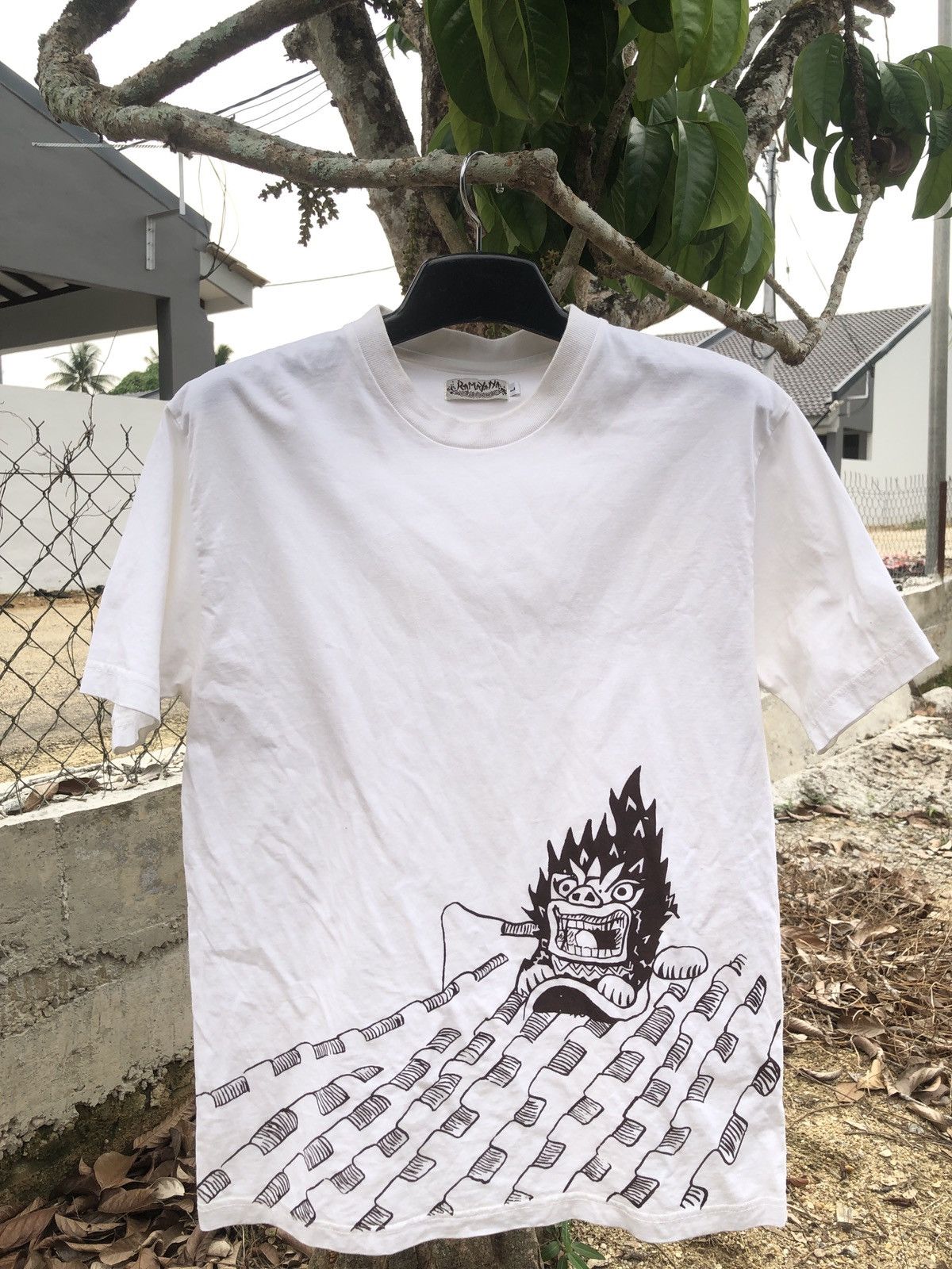 Japanese Brand Y2K White Tee Ramayana Size US L / EU 52-54 / 3 - 4 Thumbnail