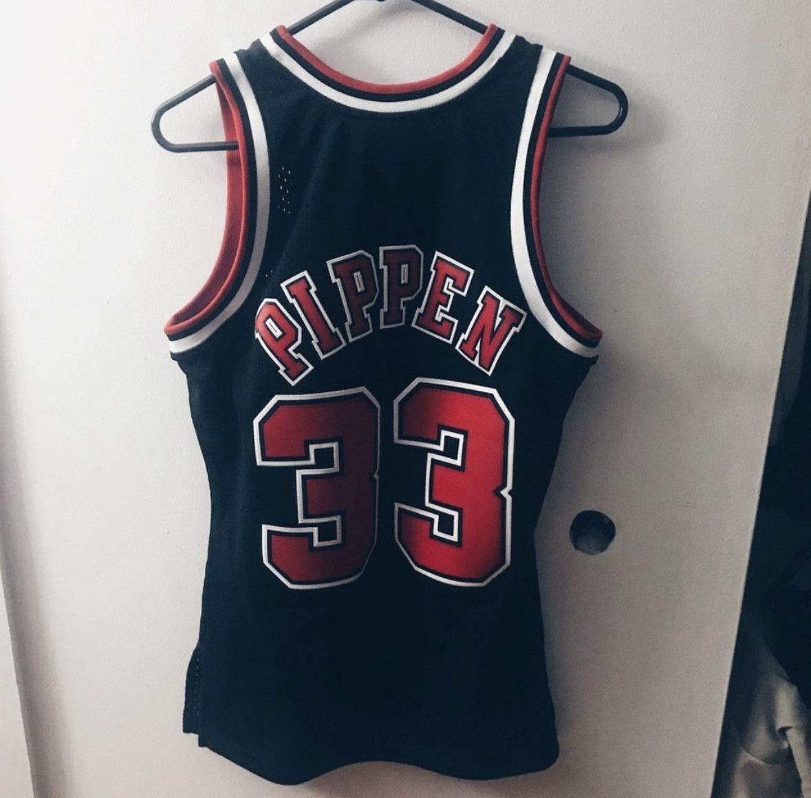 Mitchell & Ness Scottie Pippen Chicago Bulls Swingman Jersey Size US S / EU 44-46 / 1 - 2 Thumbnail