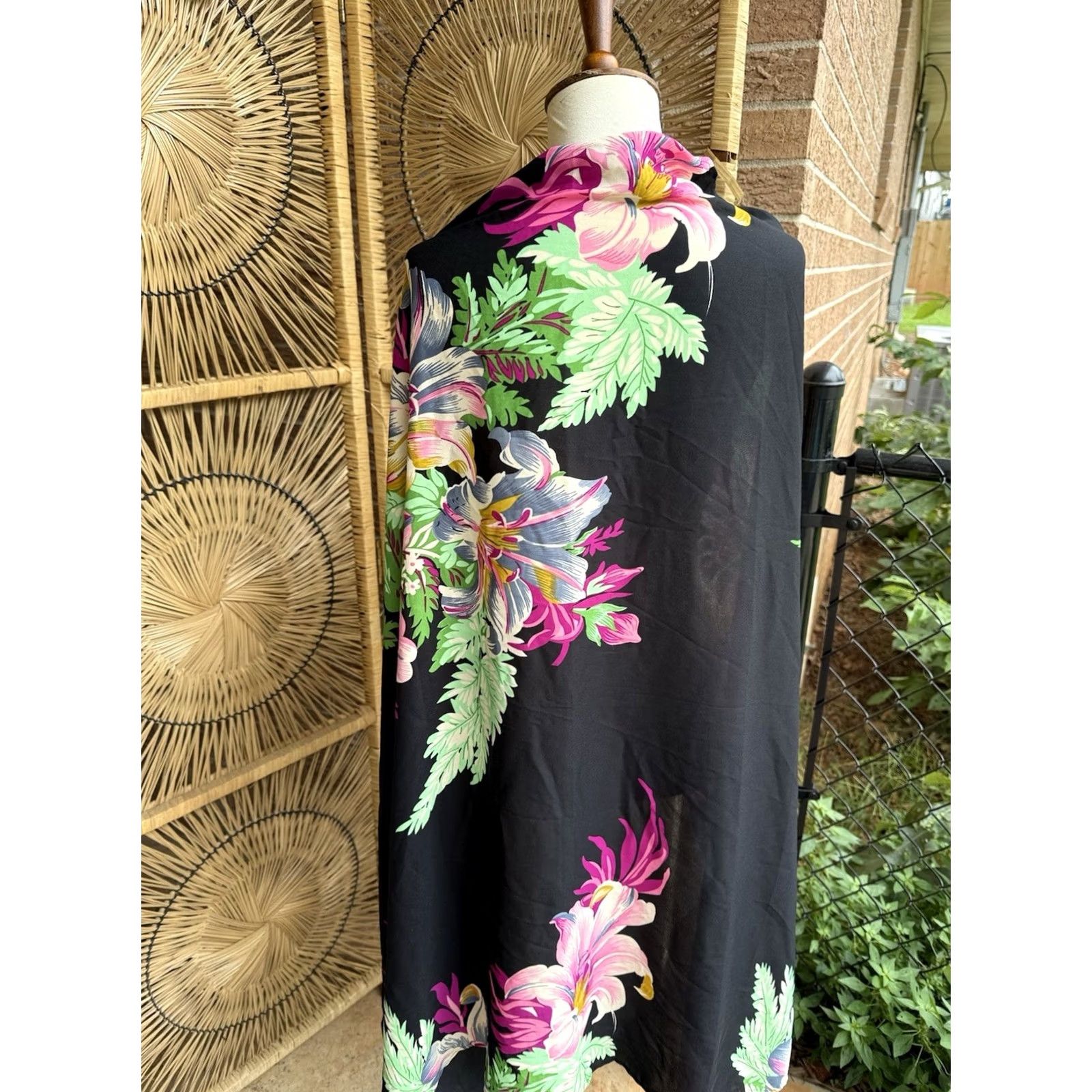 Vintage VINTAGE Walter Baker Paradise Sarong Coverup One Size Black Floral Grand Magnolia Beach Womens Size ONE SIZE - 8 Thumbnail