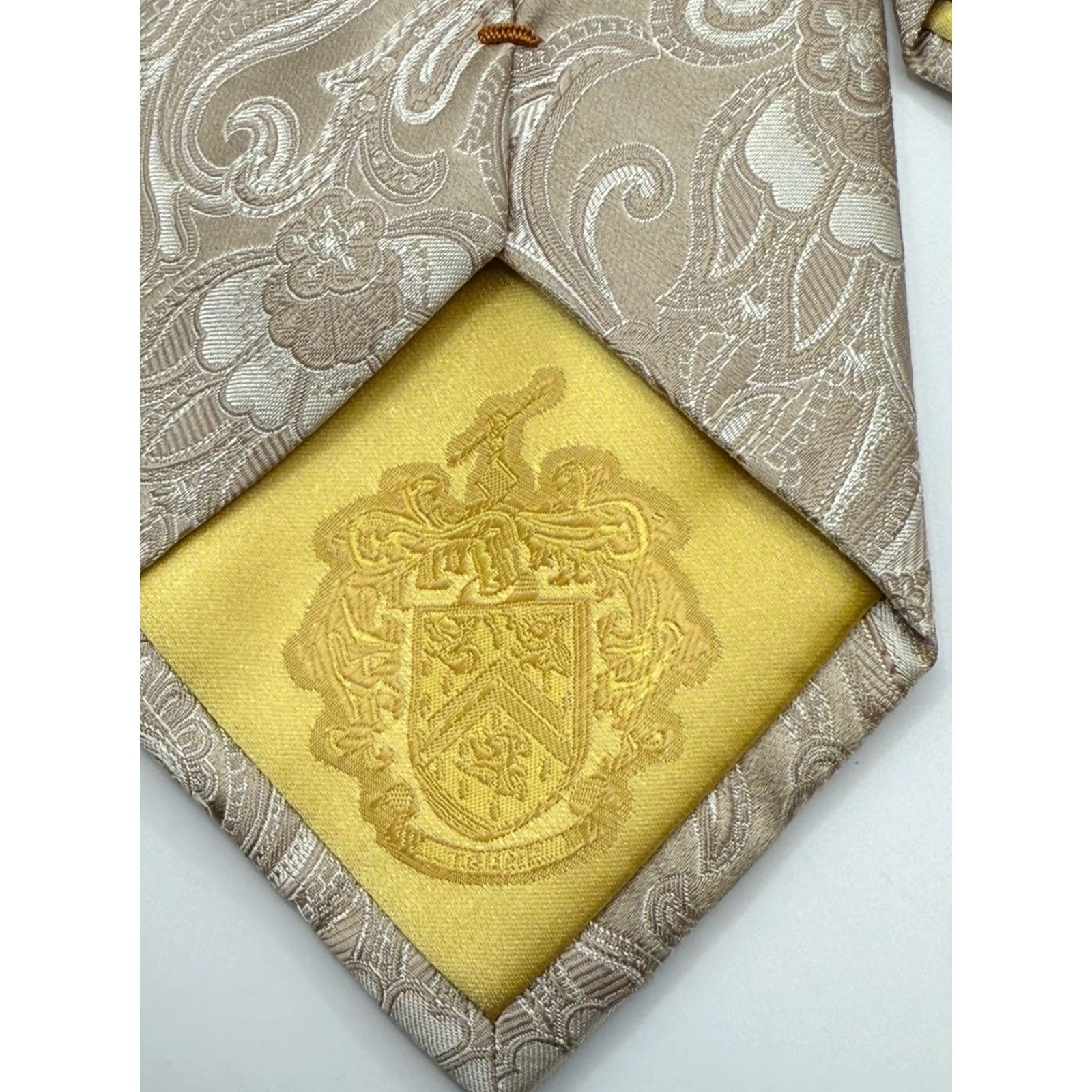 Vintage President Donald J Trump Signature Collection Tie Mens Silk Hand Made Paisley Gold Designer Size ONE SIZE - 3 Thumbnail