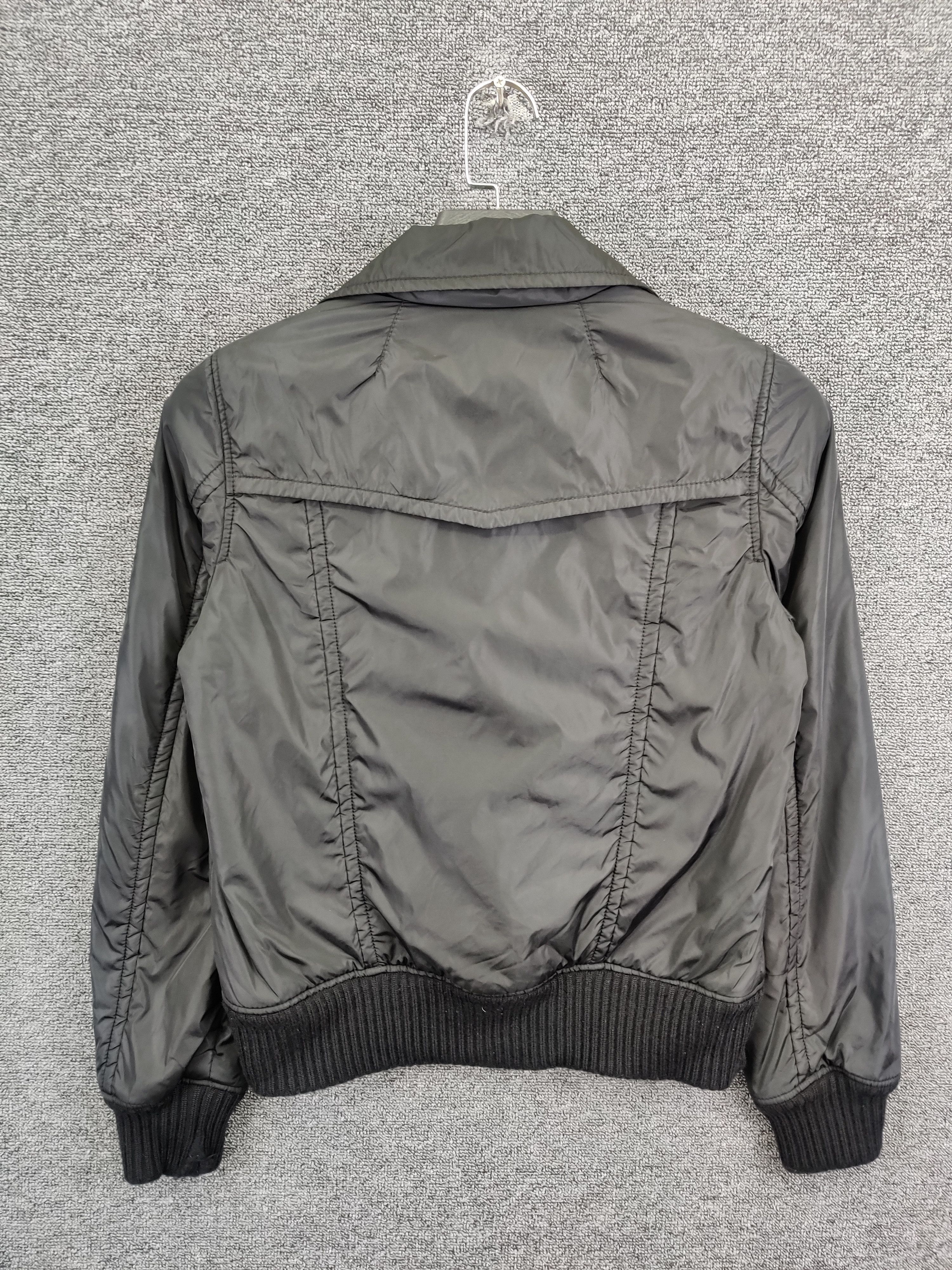 Burberry Vintage Burberry Blue Label Black Bomber Jacket Size US M / EU 48-50 / 2 - 4 Thumbnail
