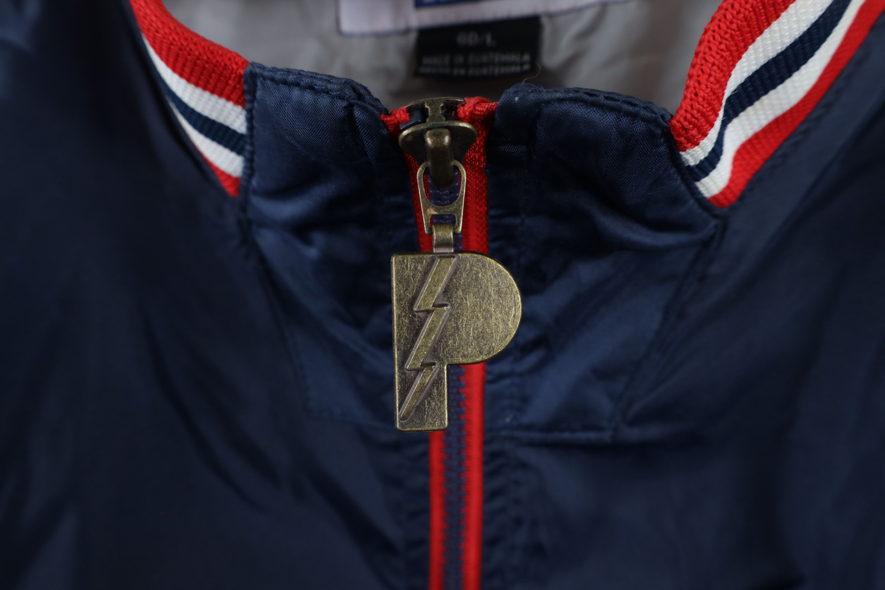 Vintage Vintage 90s Chief Wahoo Cleveland Indians Baseball Jacket Size US L / EU 52-54 / 3 - 13 Thumbnail
