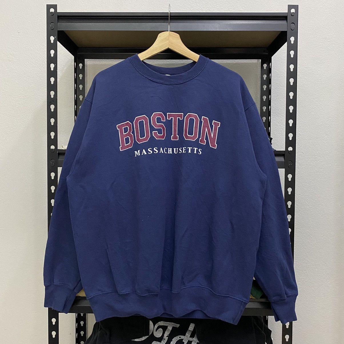 Vintage Vintage Boston Massachusetts Sweatshirt Crewneck Size US L / EU 52-54 / 3 - 1 Thumbnail