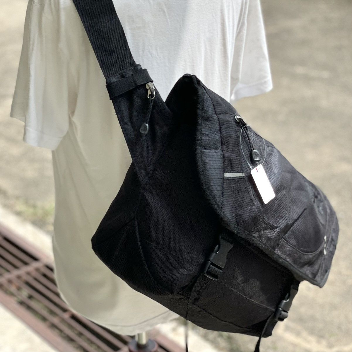 Asics × Vintage BLACK Y2K ASICS OVERSIZED CROSSBODY Size ONE SIZE - 3 Thumbnail